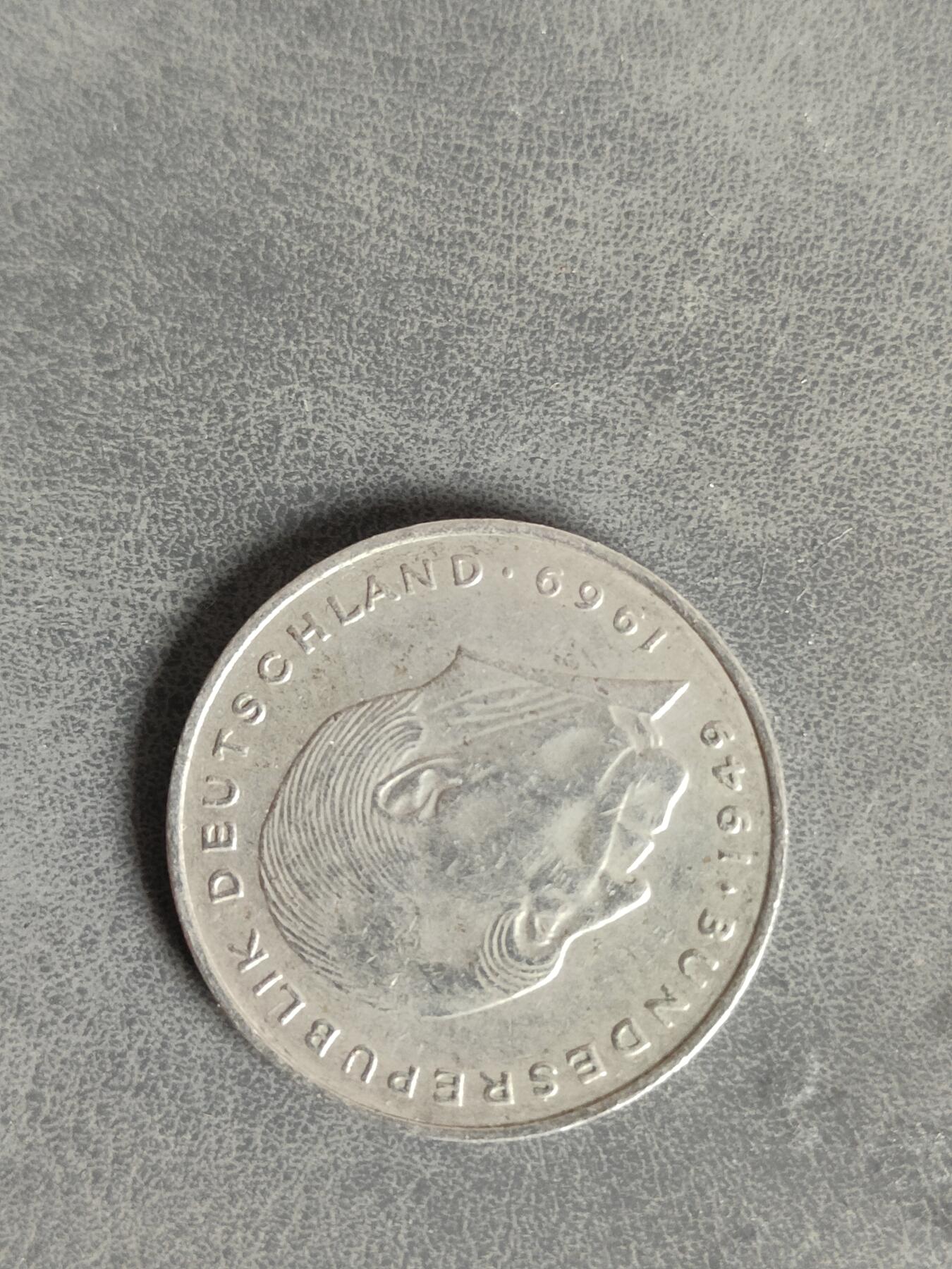 英雄古币捡漏专场第一期无押金可累计捡漏，全场50包邮，偏远地区除外。 德国