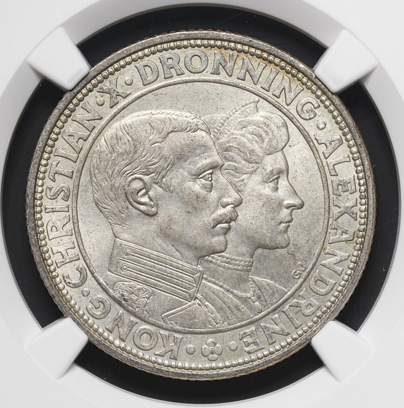 修遠堂世界钱币第四十期 全场包邮 NGC MS65 1923年丹麦国王银婚纪念2克朗银币
