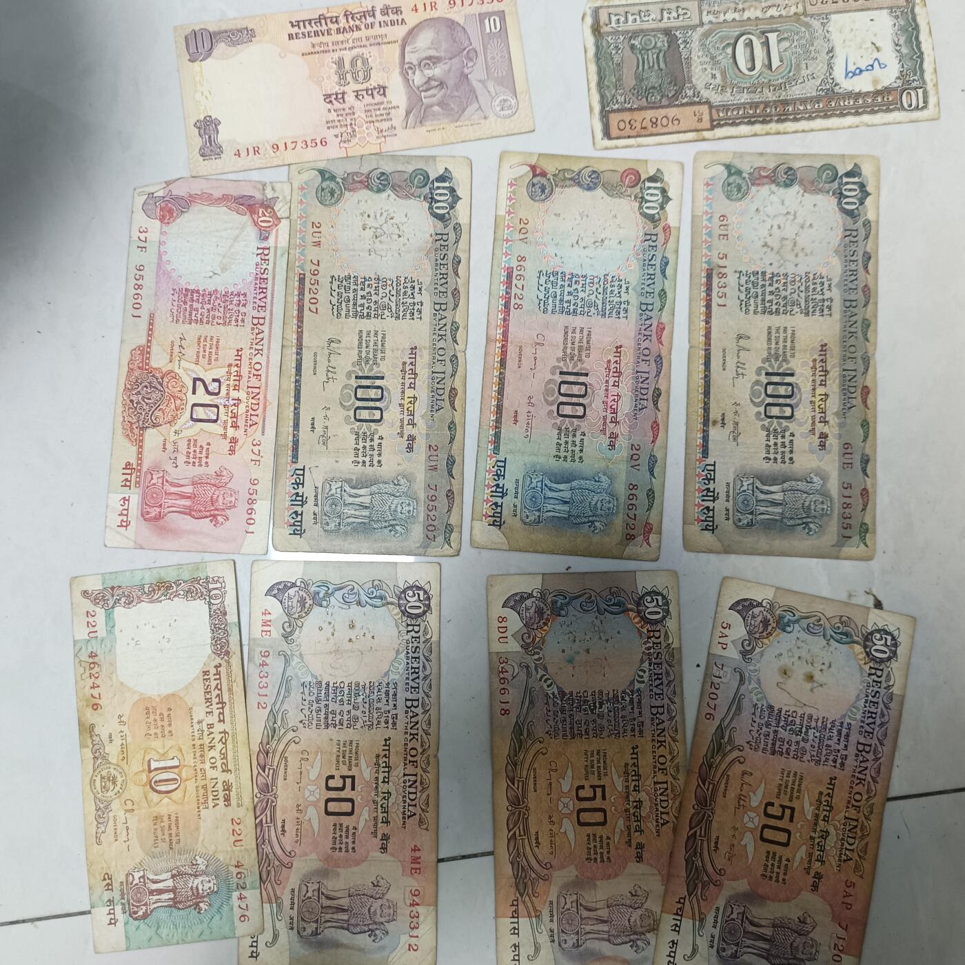 第705期 硬币专场 （无押金，捡漏，全场50包邮，偏远地区除外，接收代拍业务，本店十天发一次货） 印度纸币一堆