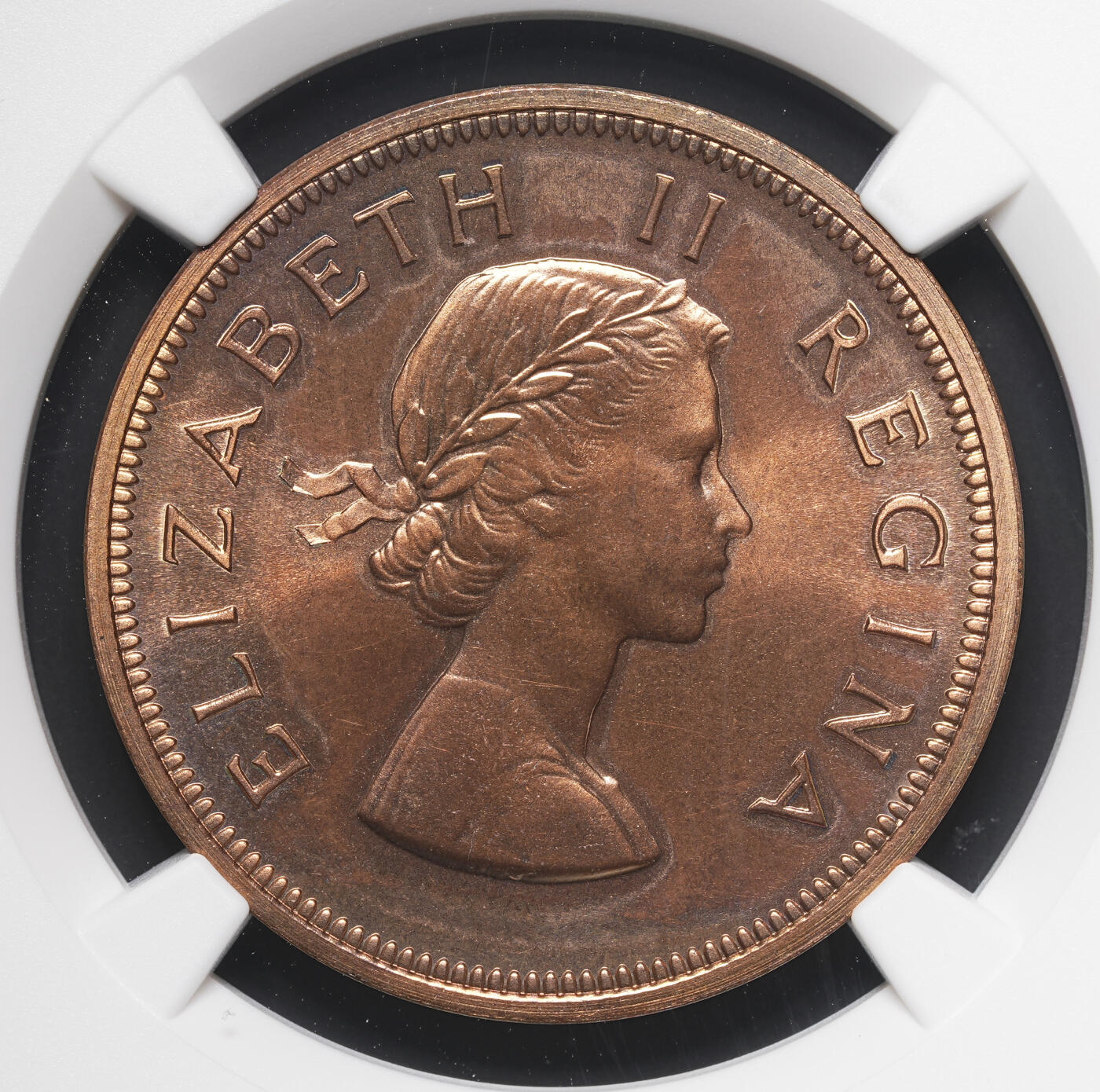 修遠堂世界钱币第四十期 全场包邮 NGC PF65RB 1958年南非1便士精制铜币 仅铸造985枚