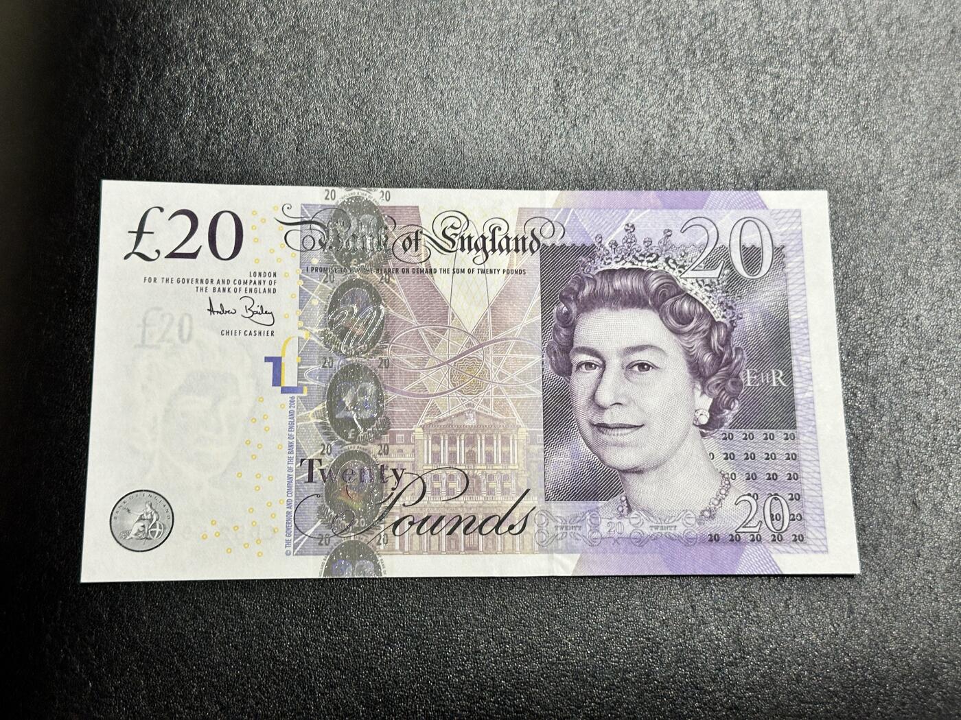 《外钞收藏家》第四百一十八期 英国F序列20镑 全新UNC