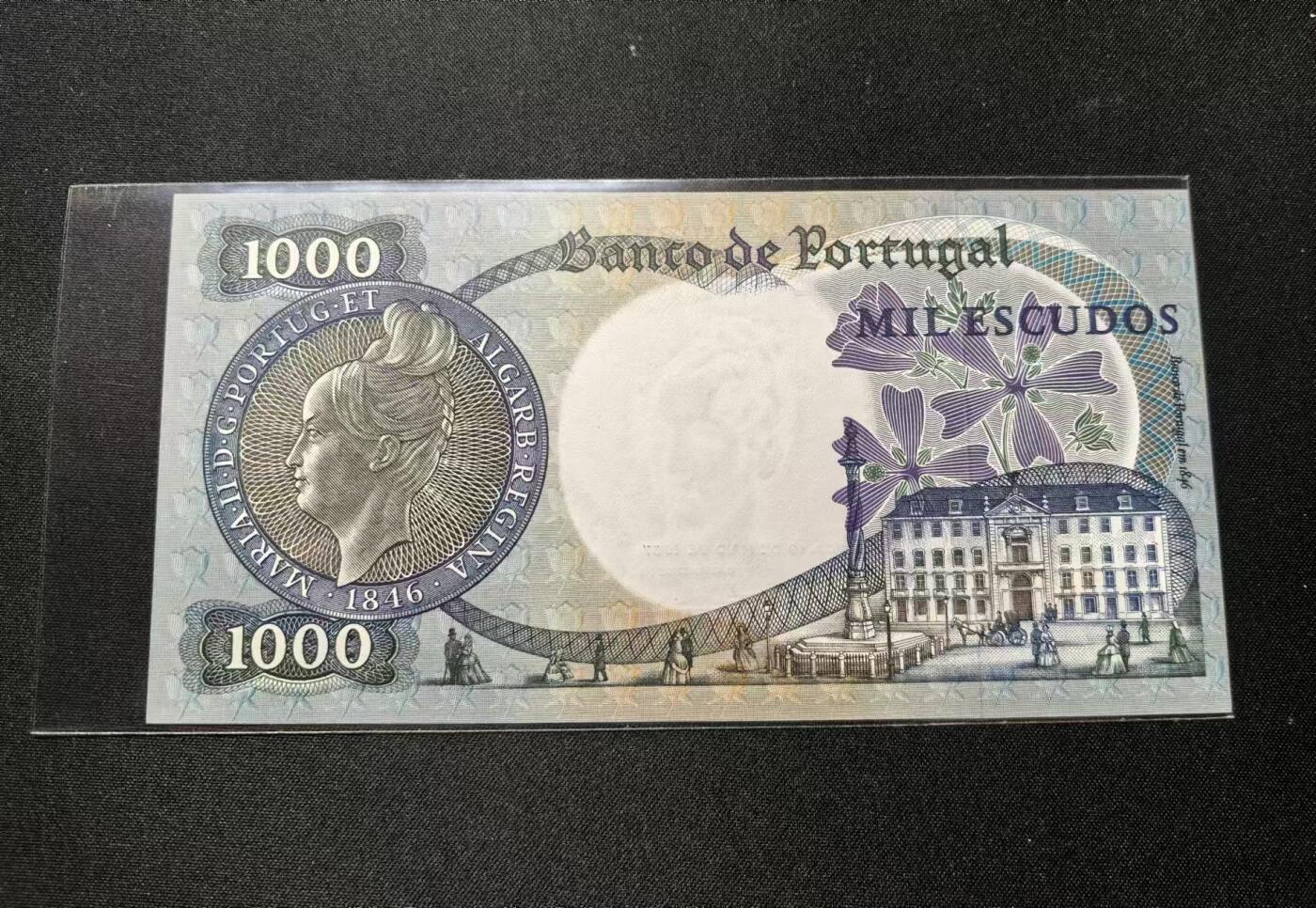 《外钞收藏家》第四百一十九期 葡萄牙1967年500埃斯库多 全新品相，左右侧边有针尖大小的荧光斑