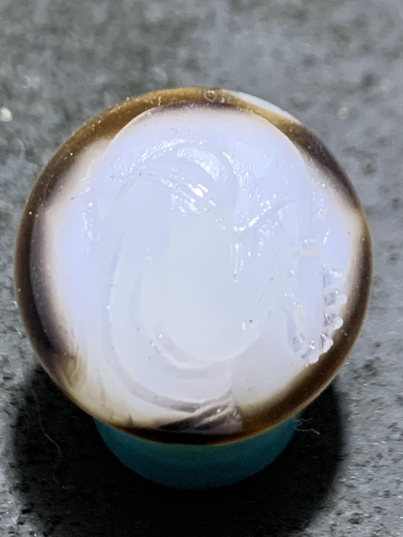 精美高玉化亚光一线海洋玉髓手工俏色巧雕一心向佛意境圆珠一个！