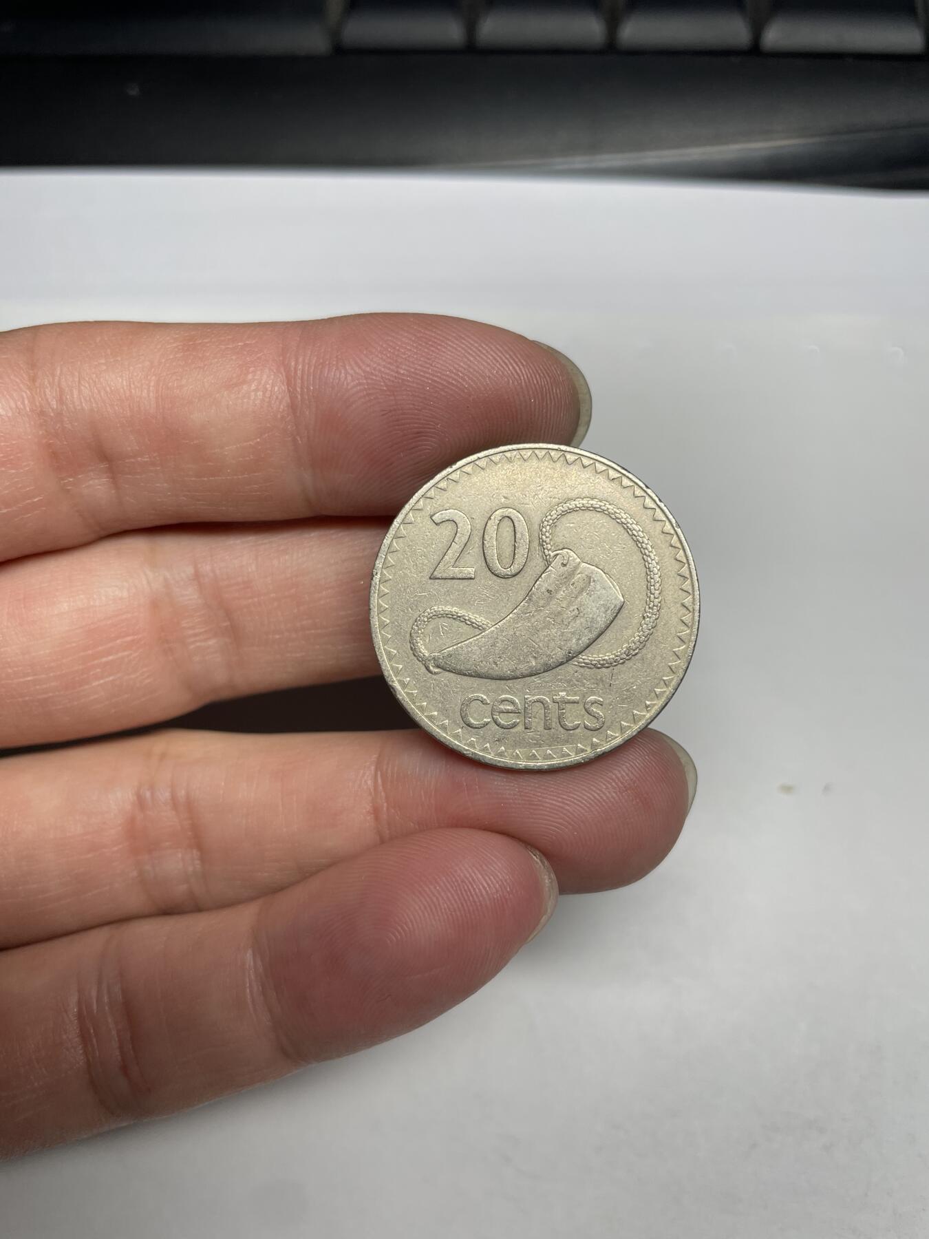 每日一拍，2024年集古藏今外币拍卖第十五期-第6场—（总第146拍），可以寄存60天，满160元包邮。 1975年斐济20分