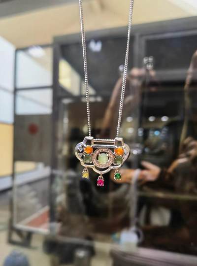 红翡绿翠富贵长命锁纯银镶嵌，馈赠最佳伴手礼尺寸:2.6*1.7cm - 红翡绿翠富贵长命锁纯银镶嵌，馈赠最佳伴手礼尺寸:2.6*1.7cm