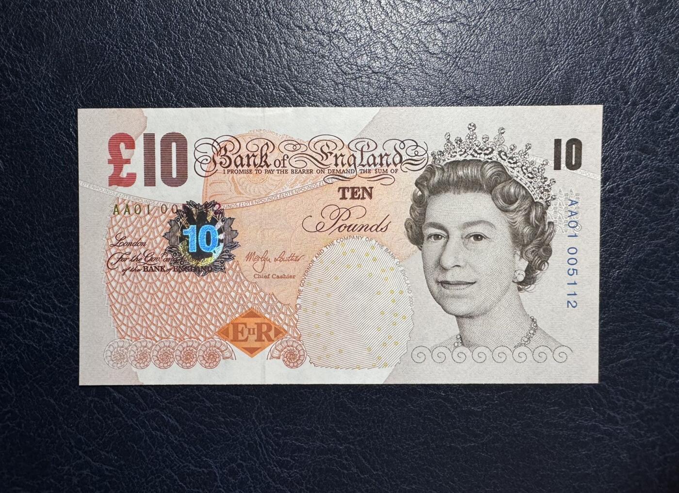 收藏联盟Quantum Auction 第379期拍卖  英国2000年10镑首发AA01冠千位号  品相UNC-  号码无347  达尔文