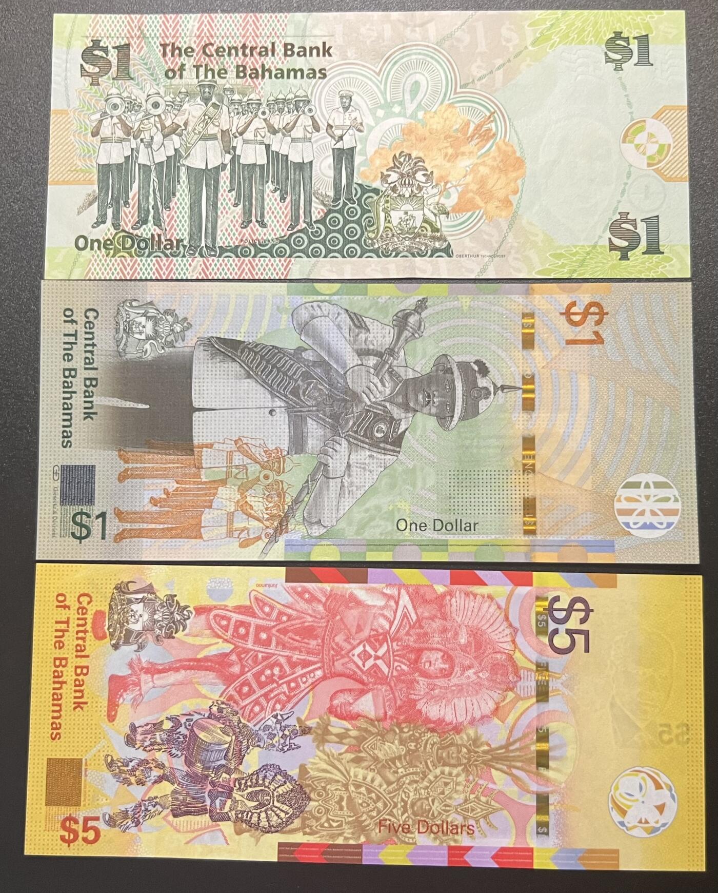 珑诚汇·乐淘淘 世界纸币拍卖 第32期 低佣场 巴哈马纸币三张 2008年1元&2017年1元&2020年5元 其中08年1元有压痕 其余均为A冠全新UNC