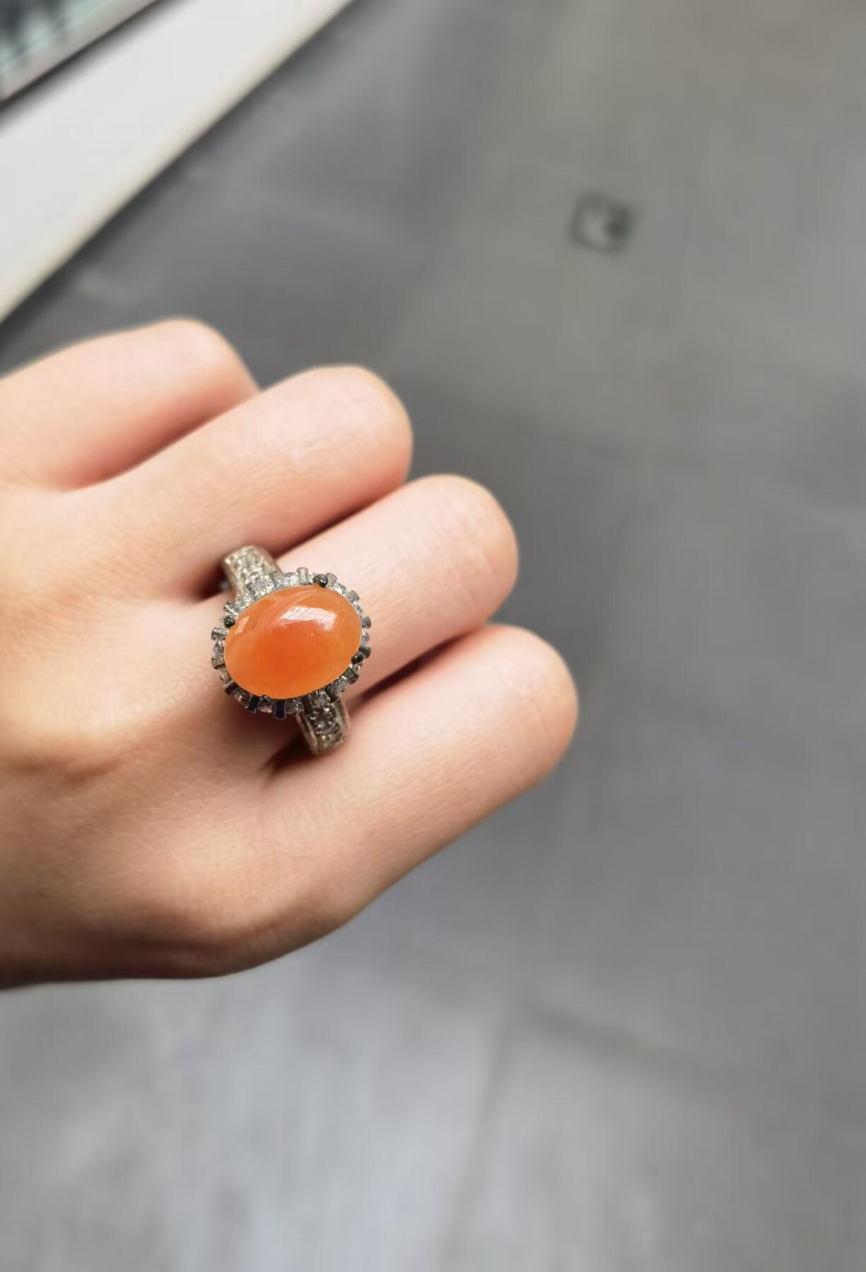 天然A货黄翡女戒，镶嵌可忽略不计，裸石10*12，干净清爽冰透水润。可代镶嵌！