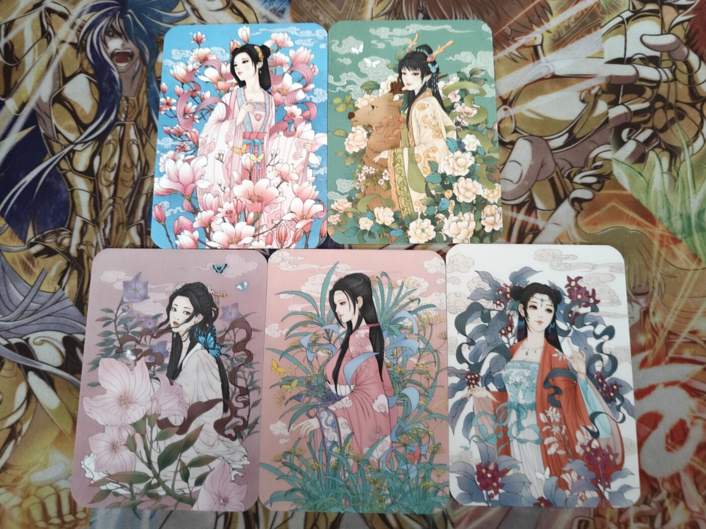 天玑星卡拍第五十四期《呼神唤卫 石墩出动》周一预展结束周四截拍 持续收拍中 满赠三娘需备注 小花瓣 药香普卡 5张