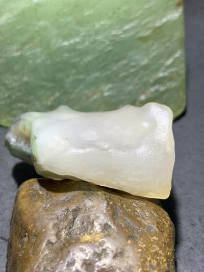 放福利！精美天然戈壁冰皮白绿双色糖心冰裂纹玛瑙原石吊坠一颗， 放福利！精美天然戈壁冰皮白绿双色糖心冰裂纹玛瑙原石吊坠一颗，