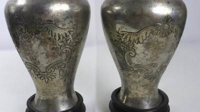 承乾2024金秋喜迎国庆文物拍卖 - 錾刻寿星纹花瓶一对