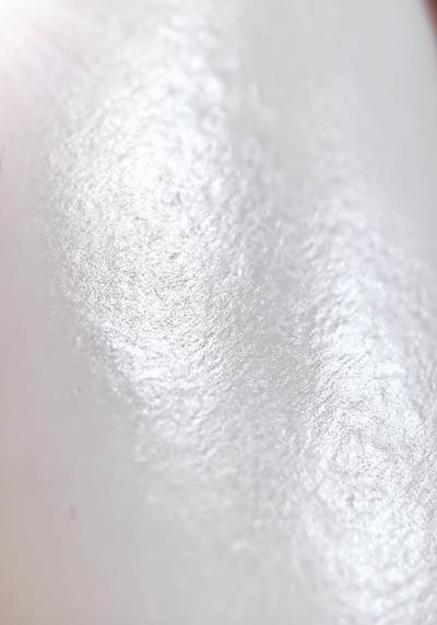 收藏级新疆和田籽料原皮原籽无修羊脂白玉吊坠挂件，好玉不琢未打孔。玉质温润细腻有光泽，打灯无结构！实物实拍无滤镜！ ​尺寸:5.3cm*2.6cm*1.4cm ​克重:30.8g 收藏级新疆和田籽料原皮原籽无修羊脂白玉吊坠挂件，好玉不琢未打孔。玉质温润细腻有光泽，打灯无结构！实物实拍无滤镜！ ​尺寸:5.3cm*2.6cm*1.4cm ​克重:30.8g