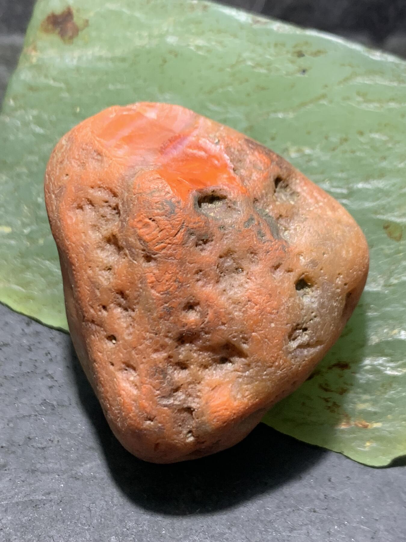 精美红白皮开窗料南红玛瑙明料原石一颗