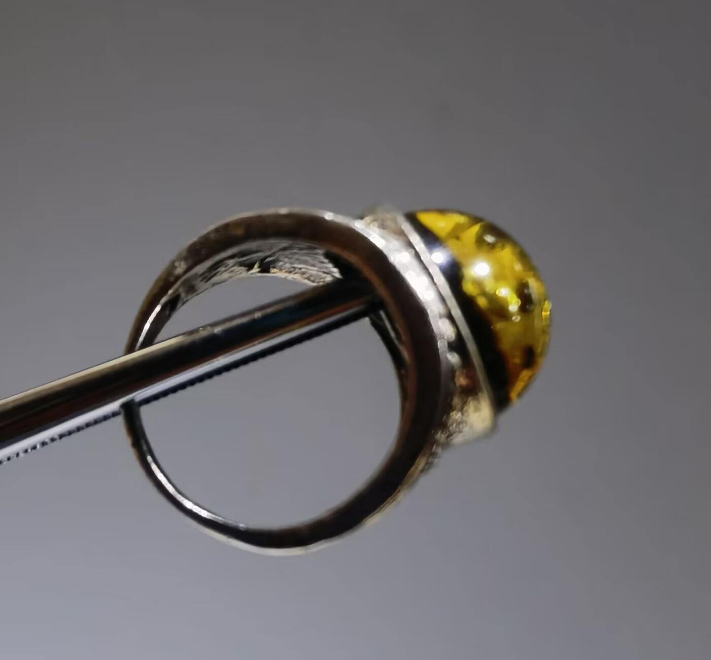 天然矿珀戒指纯银镶嵌复古典雅，指圈内径19！戒面尺寸：1.5cm！