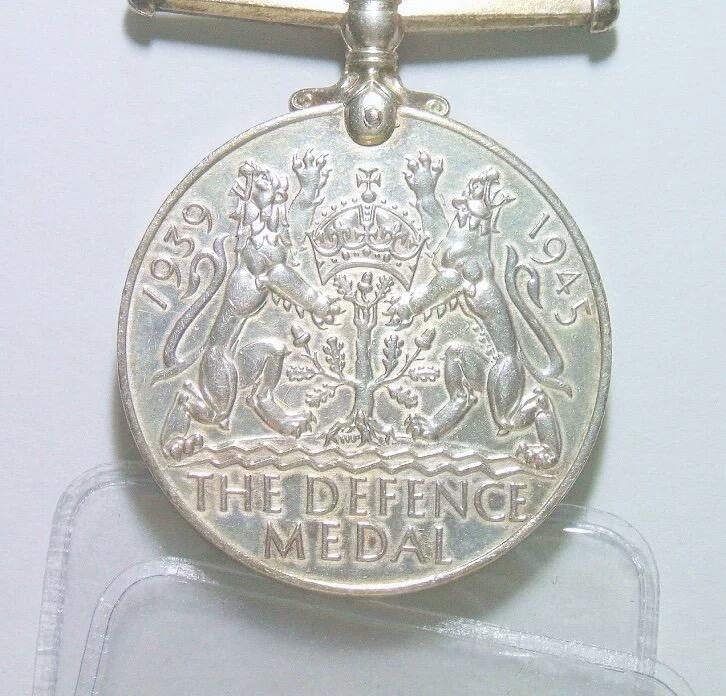 英国二战胜利 乔治六世高浮雕精制大白铜章 带绶带 36MM