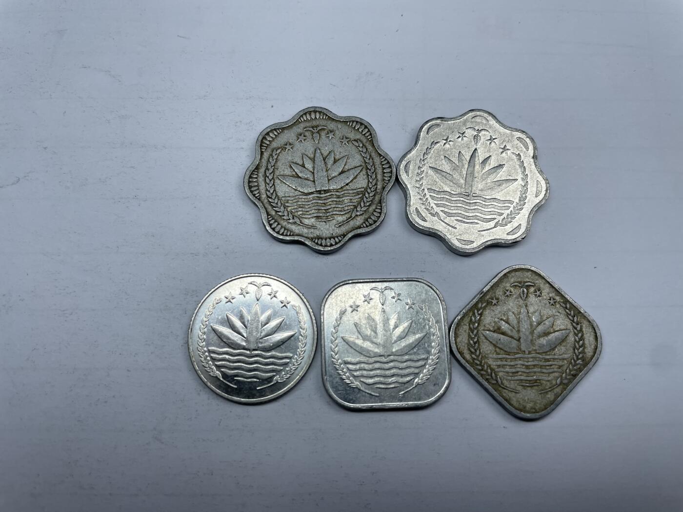 每日一拍，2024年集古藏今外币拍卖第十五期-第8场—（总第148拍），可以寄存60天，满160元包邮。 孟加拉各面值5枚