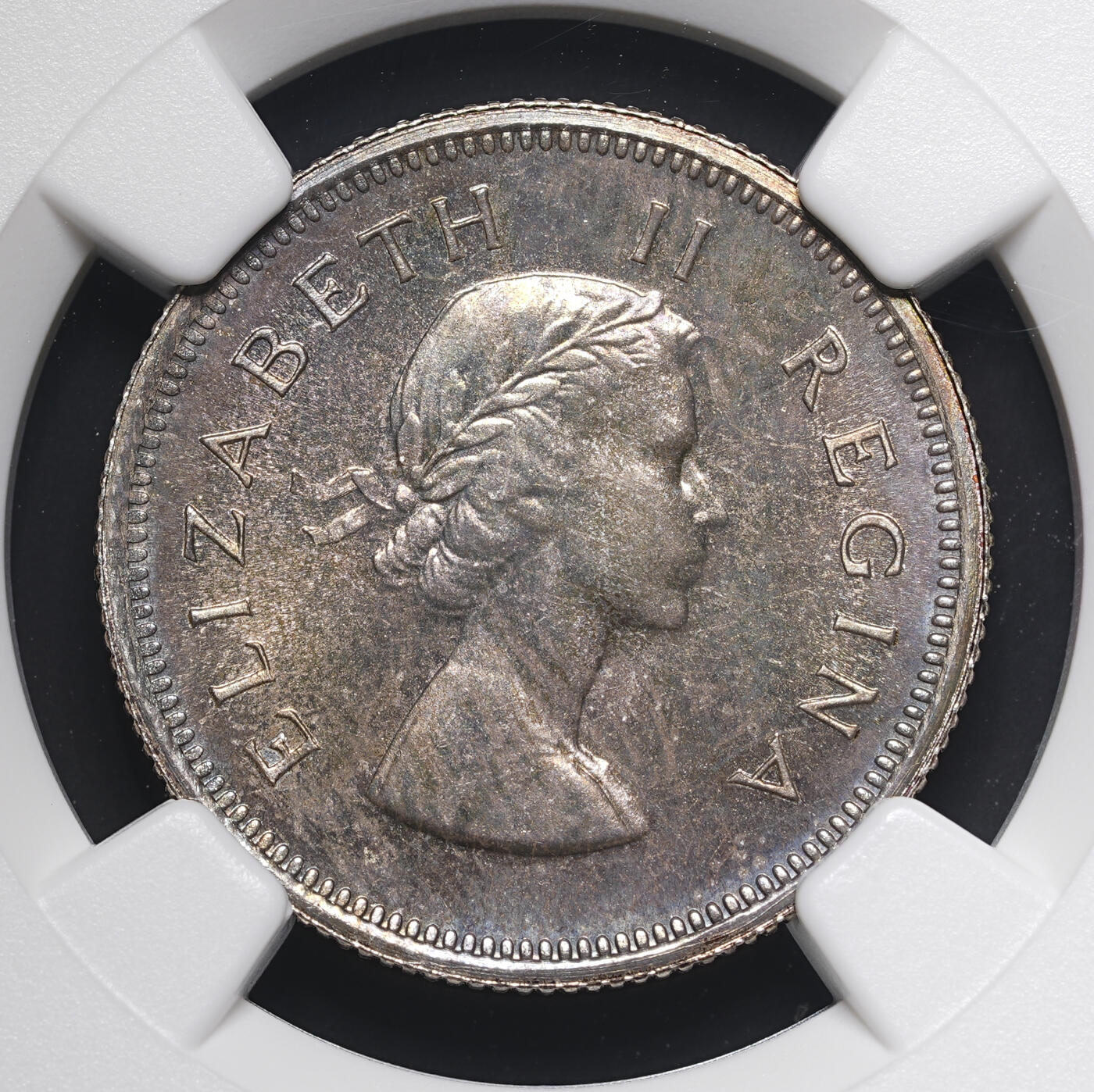 修遠堂世界钱币第四十一期 全场包邮 NGC PF65 1956年南非1先令精制银币 仅铸造1700枚 五彩包浆