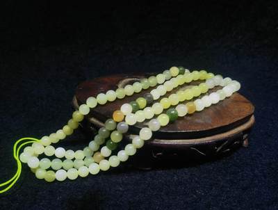 新疆和田玉多宝项链男女款，颗颗精选料子油润细腻打灯无结构，无瑕疵，料子分别为:白玉、碧玉、烟紫、黄玉、鸭蛋青等。色泽饱满浓郁清新素雅。尺寸:0.6cm. 克重:36.5g - 新疆和田玉多宝项链男女款，颗颗精选料子油润细腻打灯无结构，无瑕疵，料子分别为:白玉、碧玉、烟紫、黄玉、鸭蛋青等。色泽饱满浓郁清新素雅。尺寸:0.6cm. 克重:36.5g