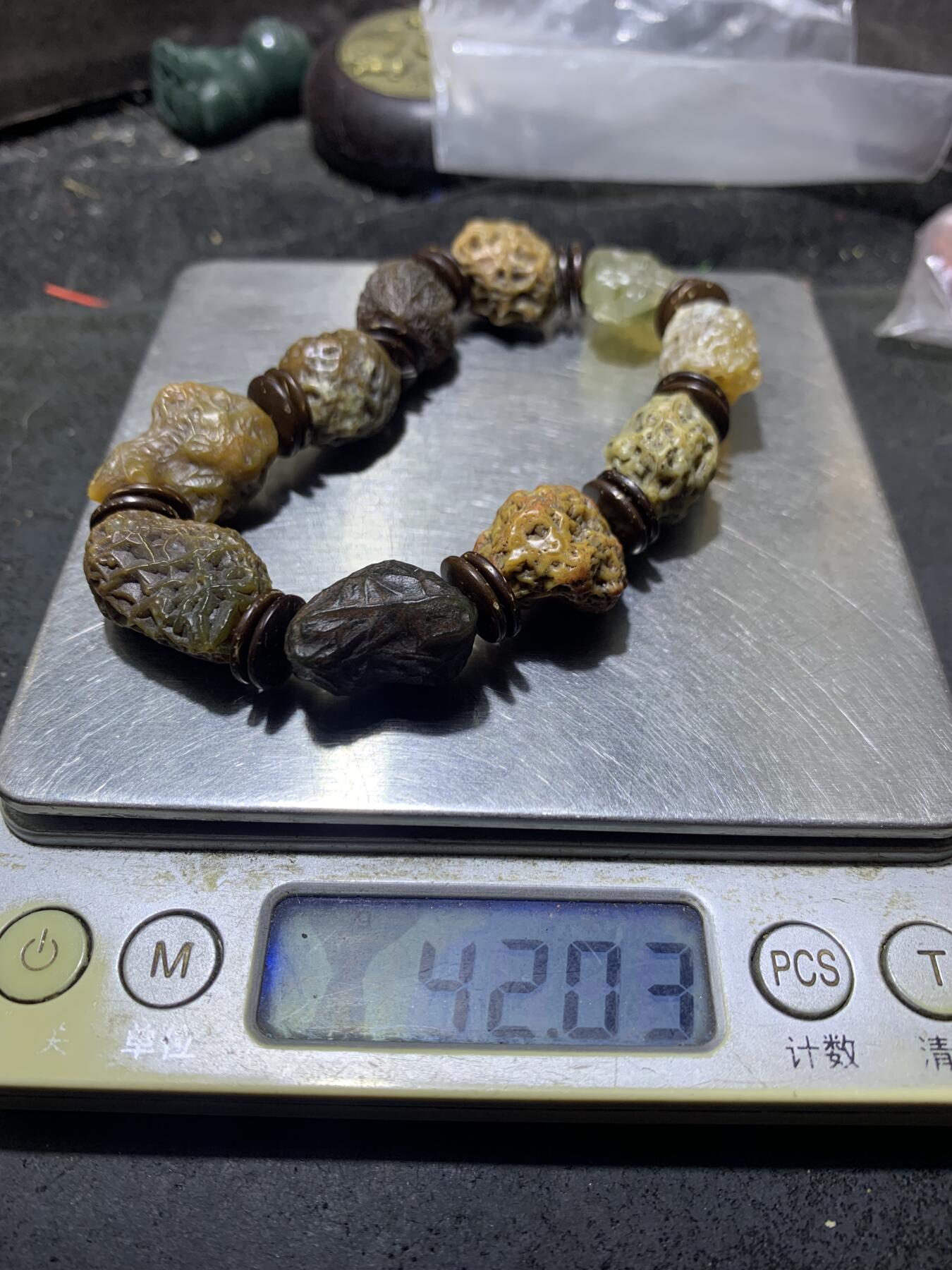 精美罕见立体纹筋脉石老料原石手串一条，