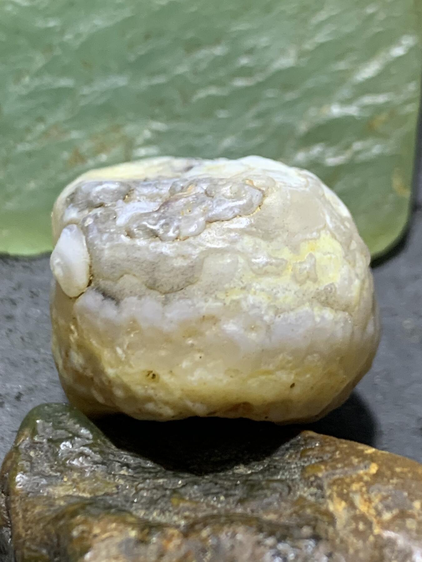 放福利！精美罕见天然高玉化白皮糖心料阿拉善籽纹筋脉玛瑙原石一颗，