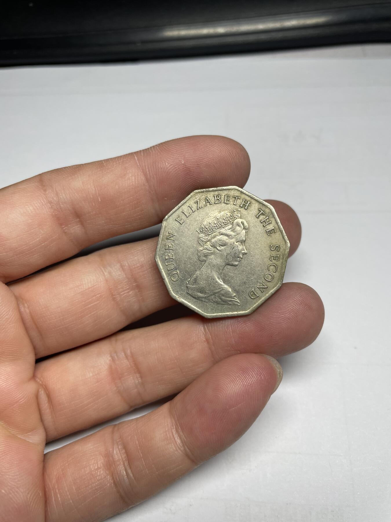 每日一拍，2024年集古藏今外币拍卖第十五期-第9场—（总第149拍），可以寄存60天，满160元包邮。 1976年香港大五元