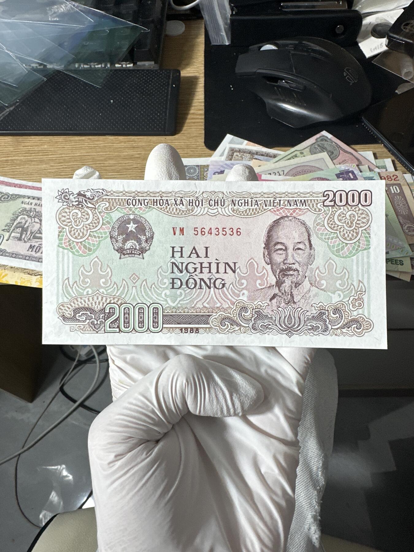大放肉了「刚开业」外钞 亚洲 全新UNC 越南1988年2000盾 vm补号