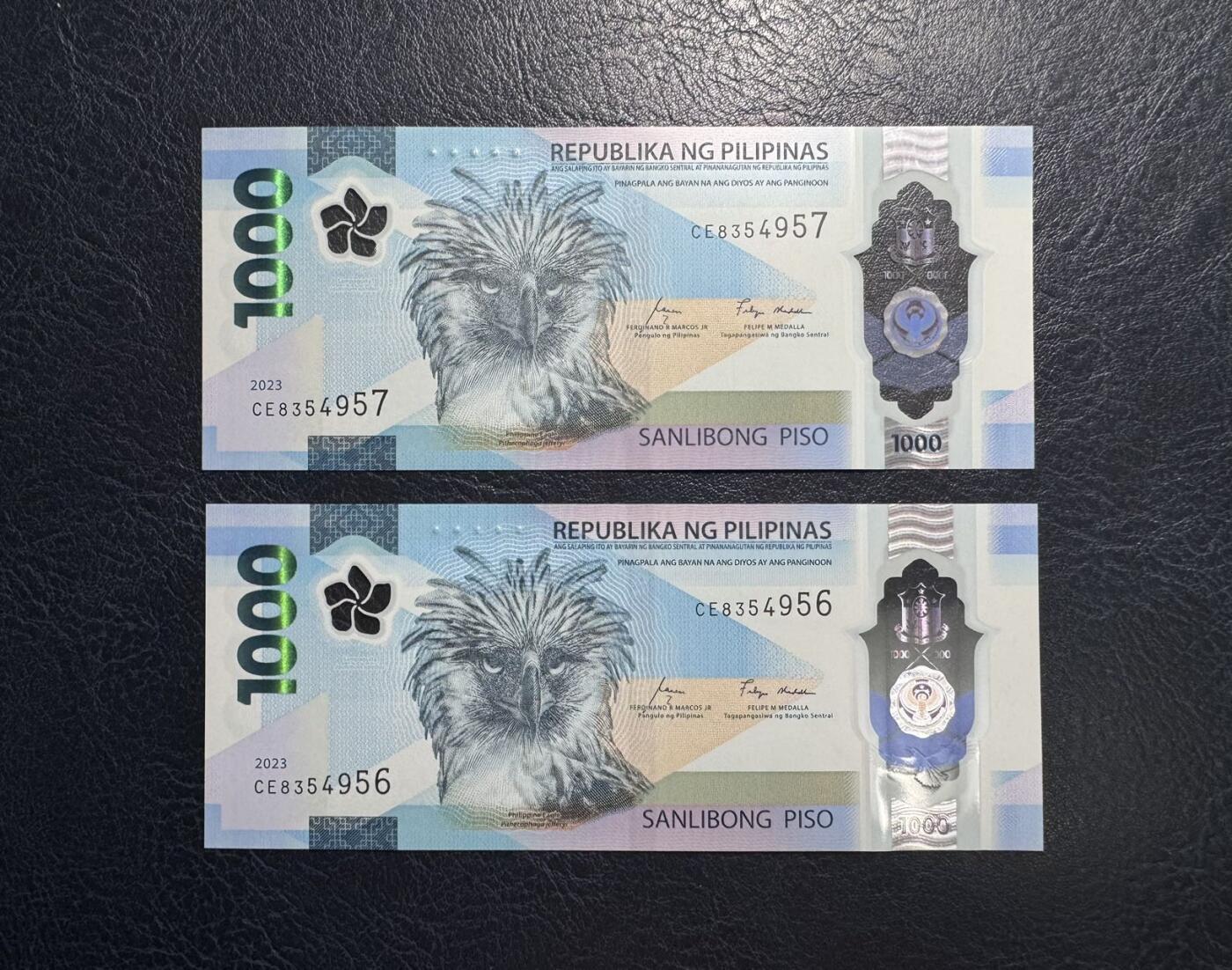 收藏联盟Quantum Auction 第380期拍卖  菲律宾2022年1000比索两张 品相全新UNC 获奖作品 国鸟 食猿雕