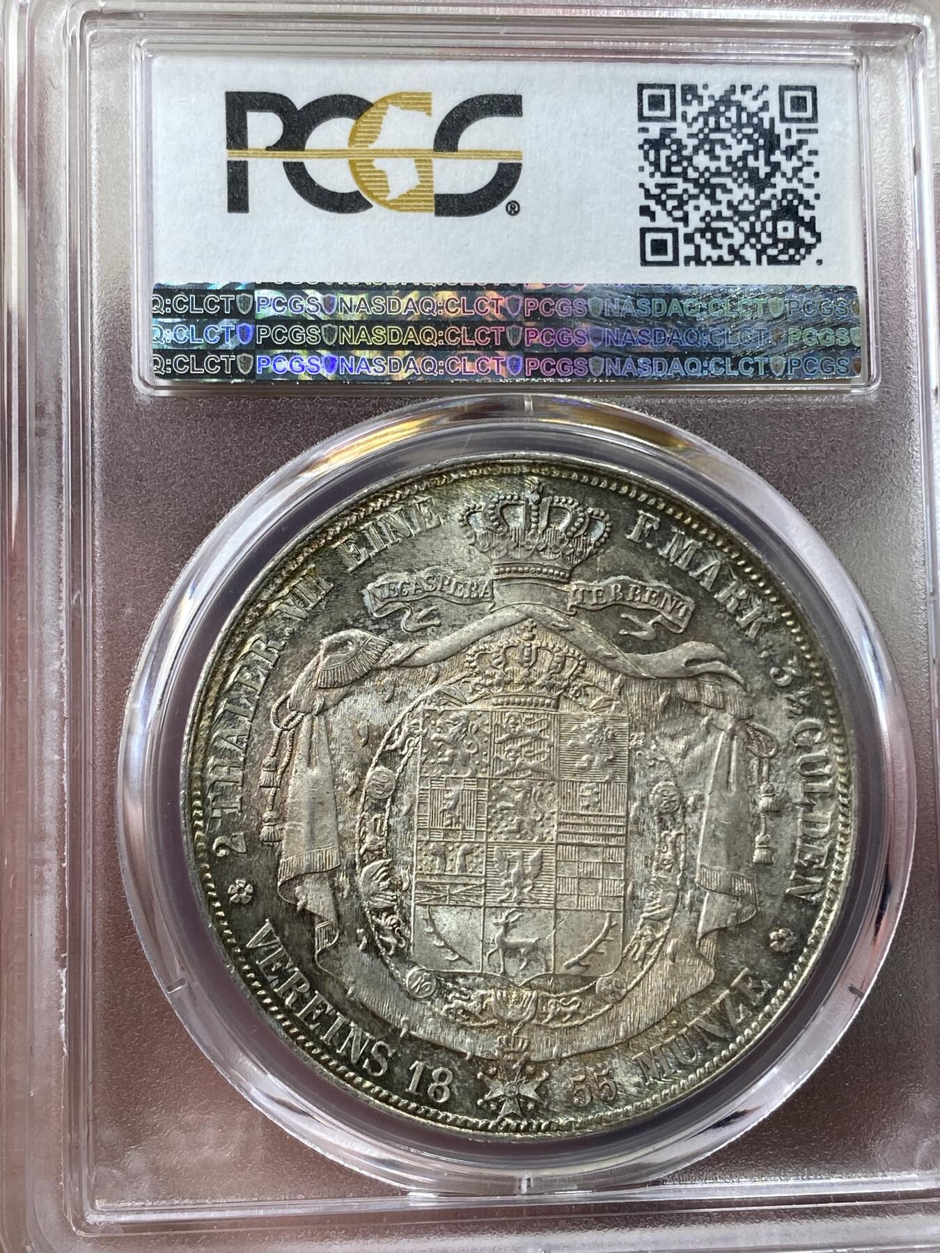 万国钱币拍卖第035期（金银流霞●万国秋季大拍） PCGS MS65 1855年德国布伦瑞克-狼堡大纹章流通2泰勒 上手后令人震撼的品相，个人觉得65都是低评，在包浆的加持下可能比其刚出厂时还要美丽，正如奥斯卡王尔德所说：外表美才是最深刻的美，因为无需任何铺垫就能直击心灵。