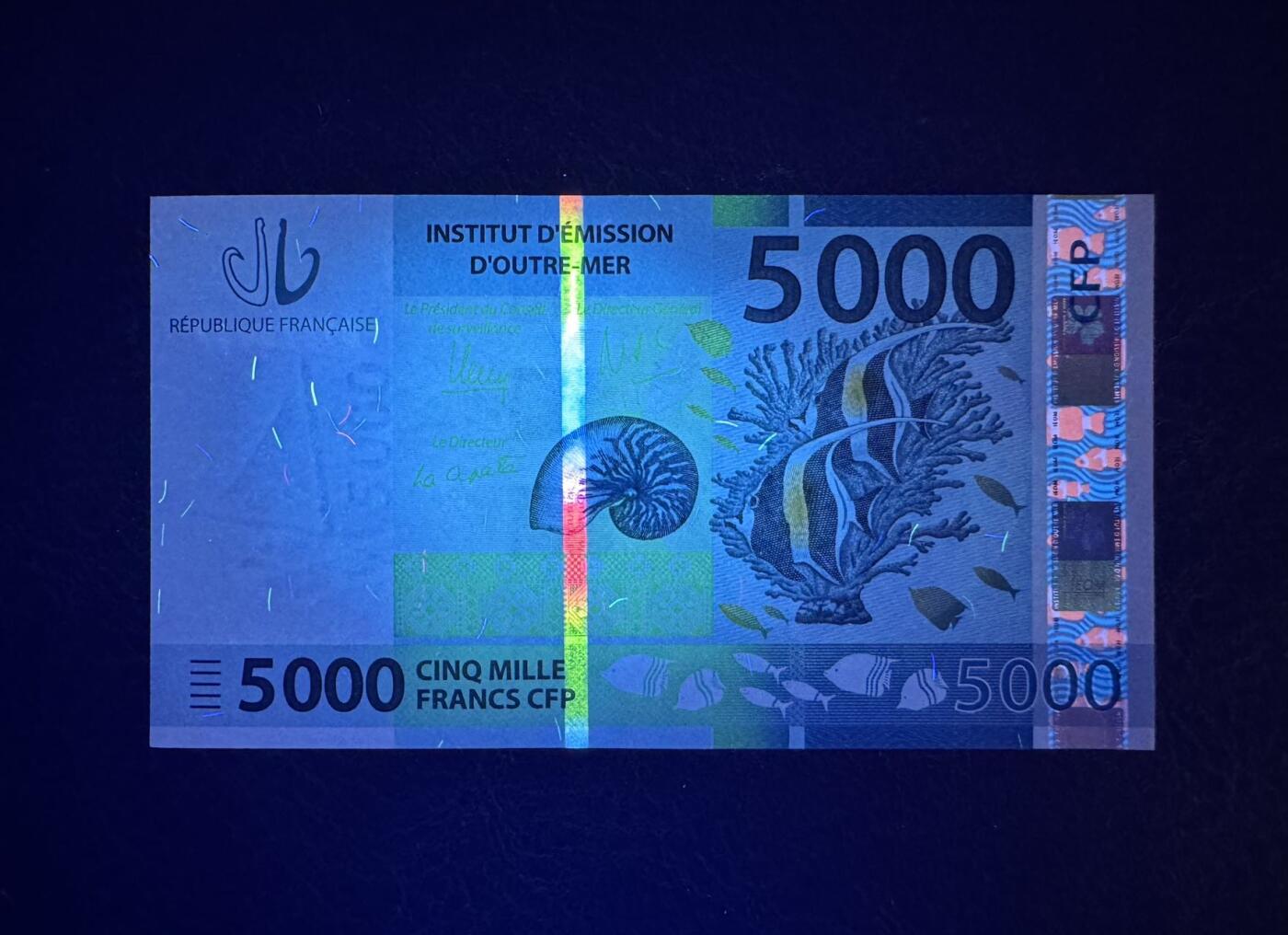 收藏联盟Quantum Auction 第380期拍卖  法属太平洋2014年5000法郎 品相全新UNC 号码无4 稀少