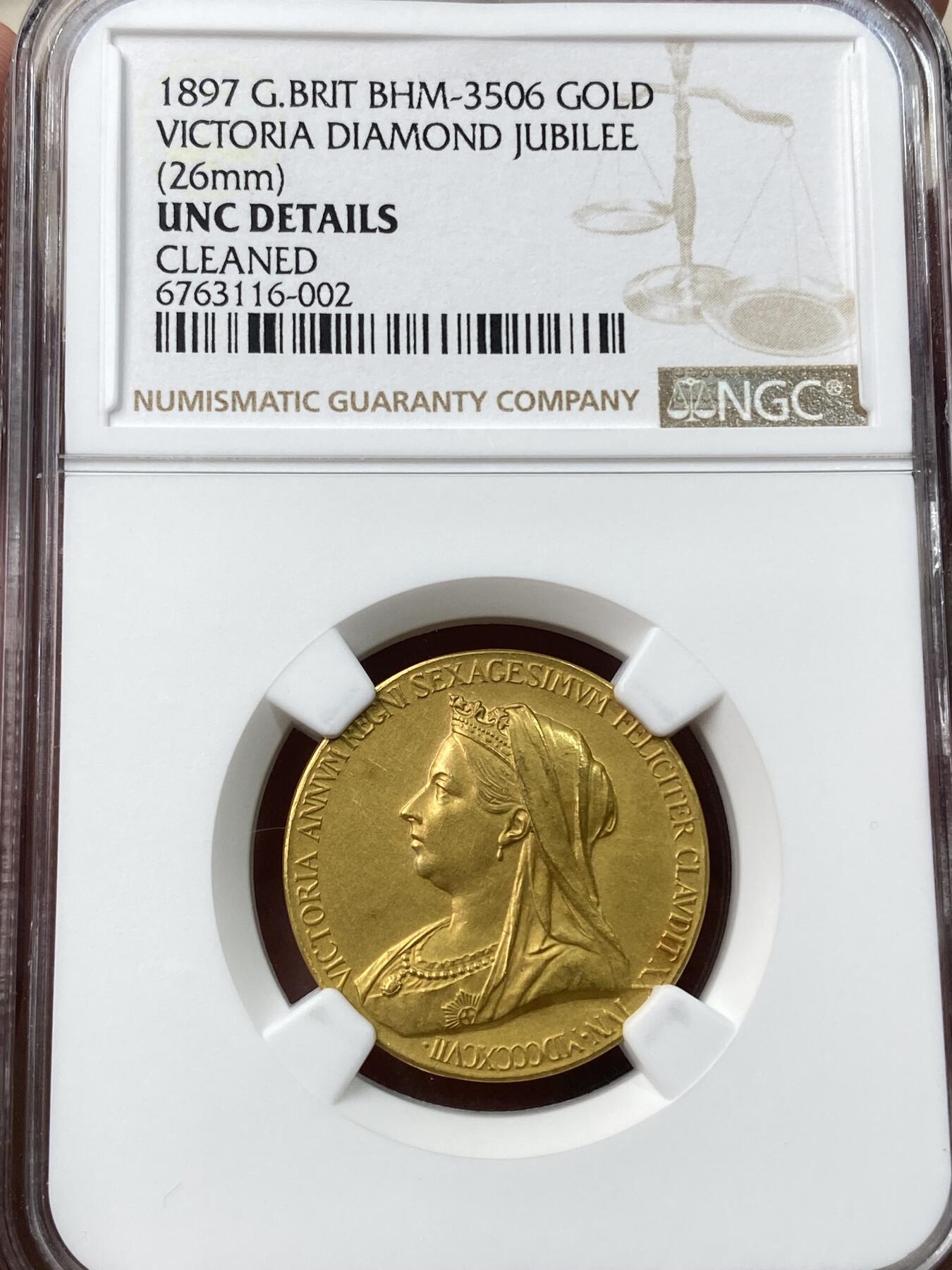 万国钱币拍卖第035期（金银流霞●万国秋季大拍） PCGS UNCD 1897年英国维多利亚女皇登基加冕纪念金章 26MM 12.9G左右 