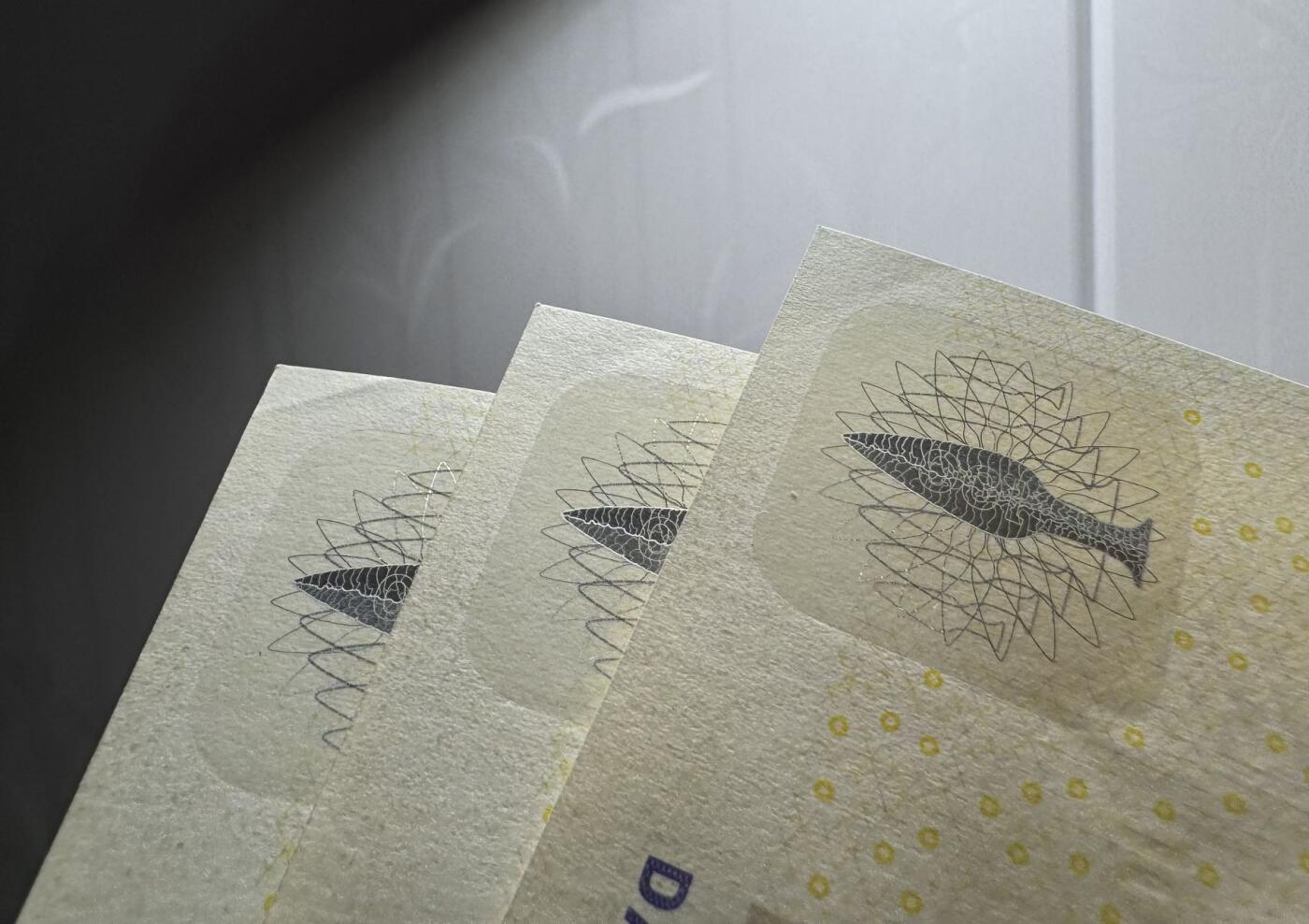 收藏联盟Quantum Auction 第380期拍卖  丹麦2015年100克朗三张 品相UNC 角有瑕疵