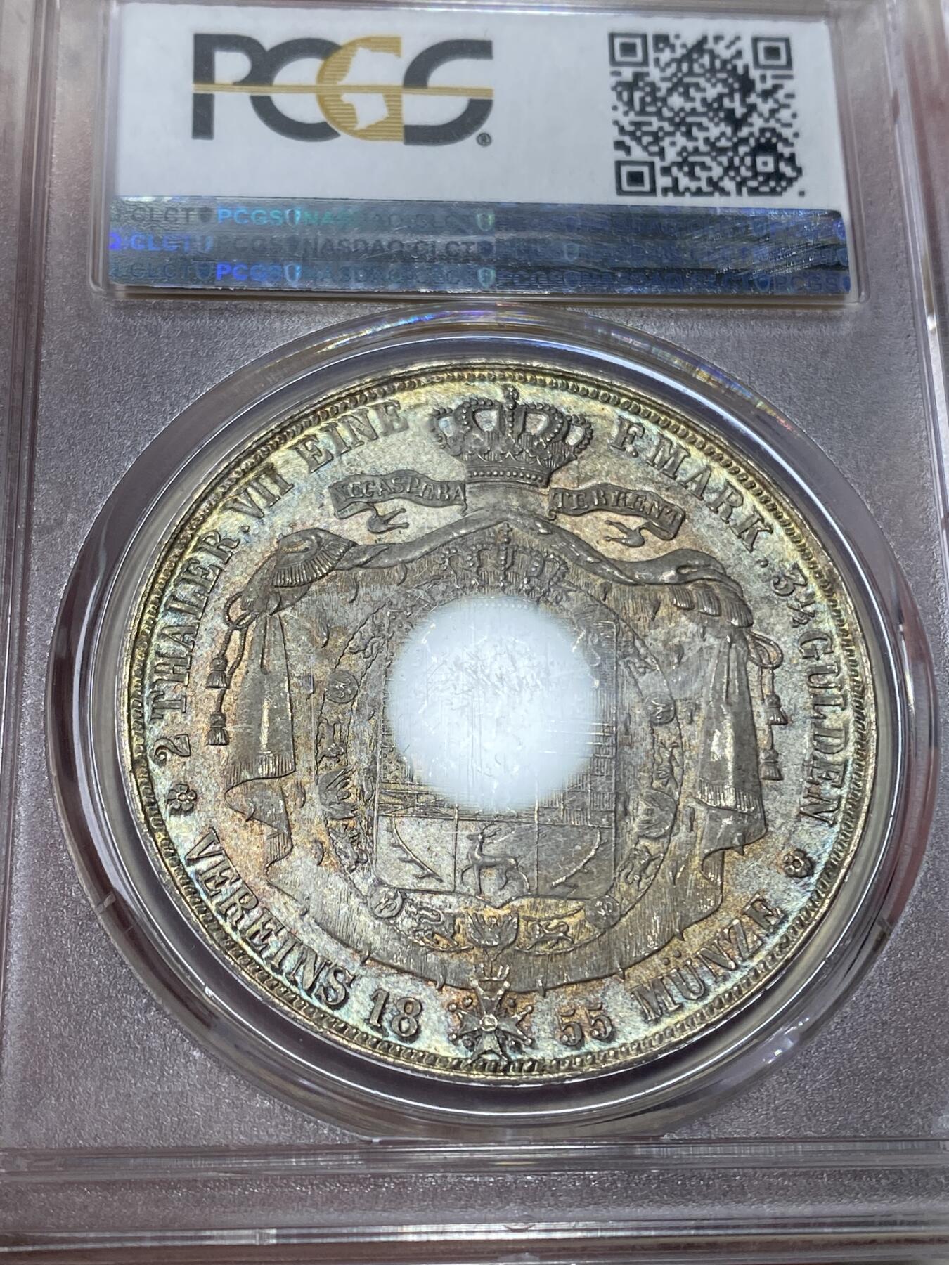 万国钱币拍卖第035期（金银流霞●万国秋季大拍） PCGS MS65 1855年德国布伦瑞克-狼堡大纹章流通2泰勒 上手后令人震撼的品相，个人觉得65都是低评，在包浆的加持下可能比其刚出厂时还要美丽，正如奥斯卡王尔德所说：外表美才是最深刻的美，因为无需任何铺垫就能直击心灵。