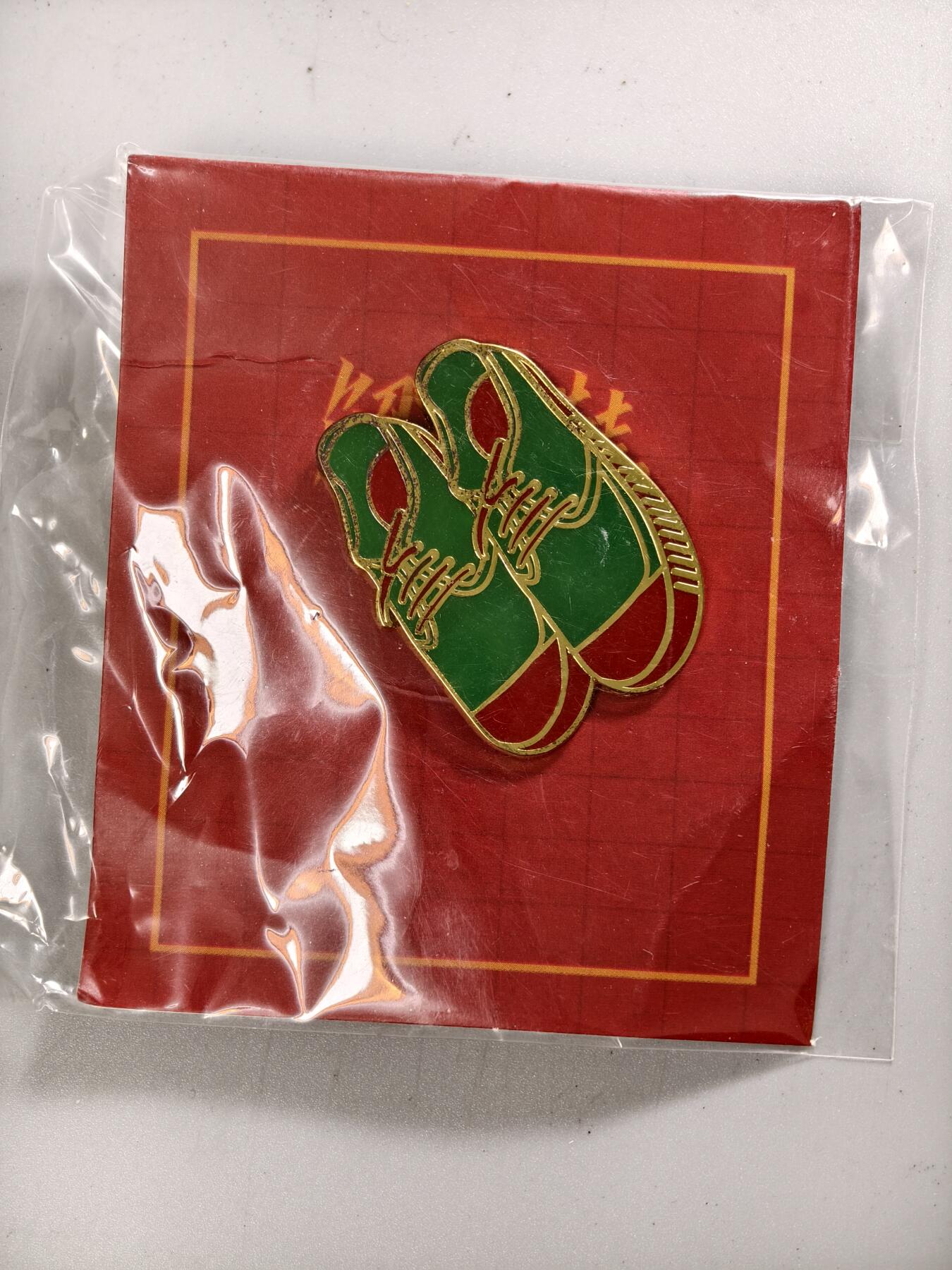 九期新疆小崔一丝路币杂件工艺品徽章拍卖 兵团记忆章子