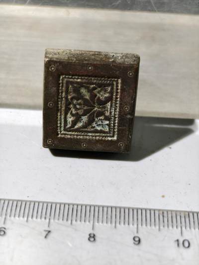 九期新疆小崔一丝路币杂件工艺品徽章拍卖 - 少数民族地区金银饰品打制铜模具