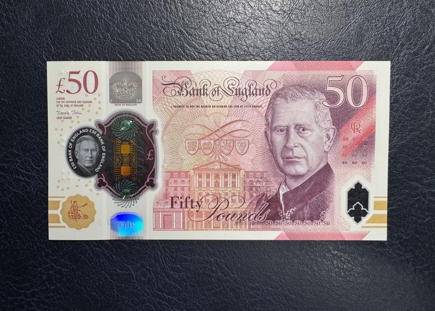 收藏联盟Quantum Auction 第380期拍卖  英国2024年50镑 品相全新UNC 号码无4 AJ冠 查理三世国王
