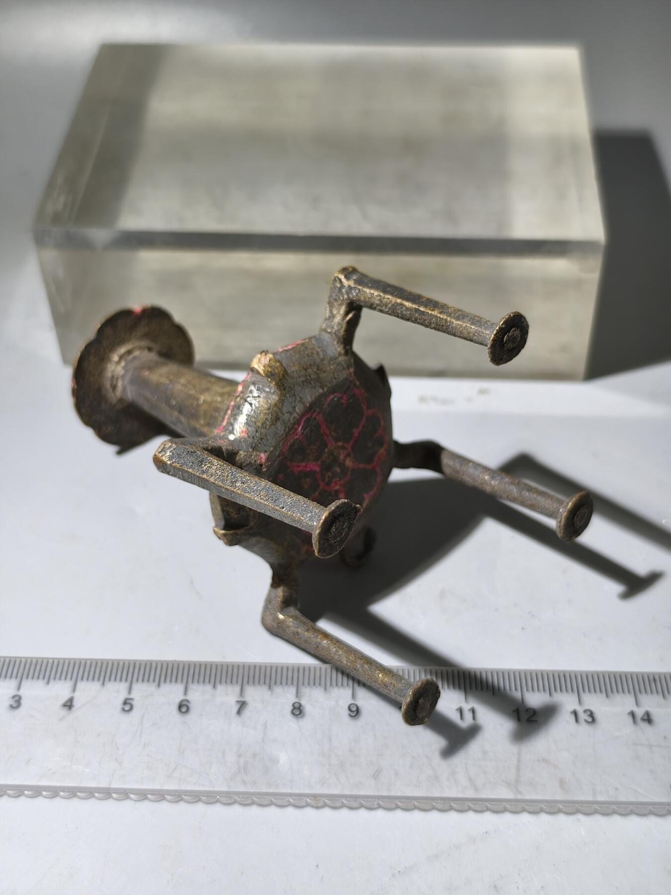 九期新疆小崔一丝路币杂件工艺品徽章拍卖 少数民族地区铜器