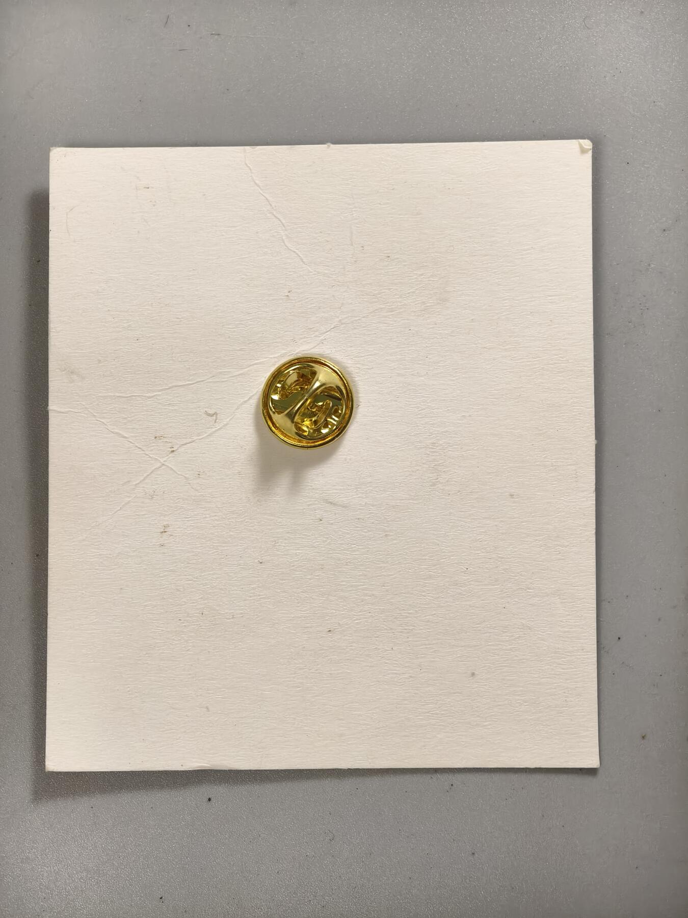 九期新疆小崔一丝路币杂件工艺品徽章拍卖 兵团记忆章子