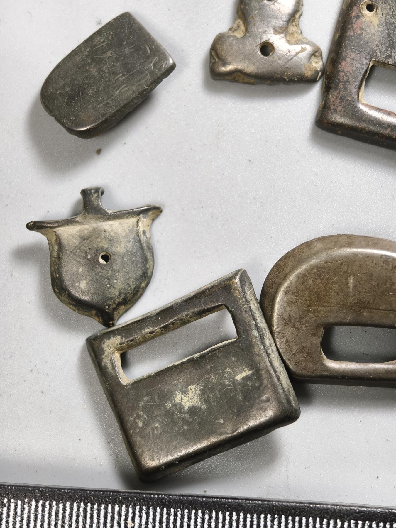 九期新疆小崔一丝路币杂件工艺品徽章拍卖 铜饰品