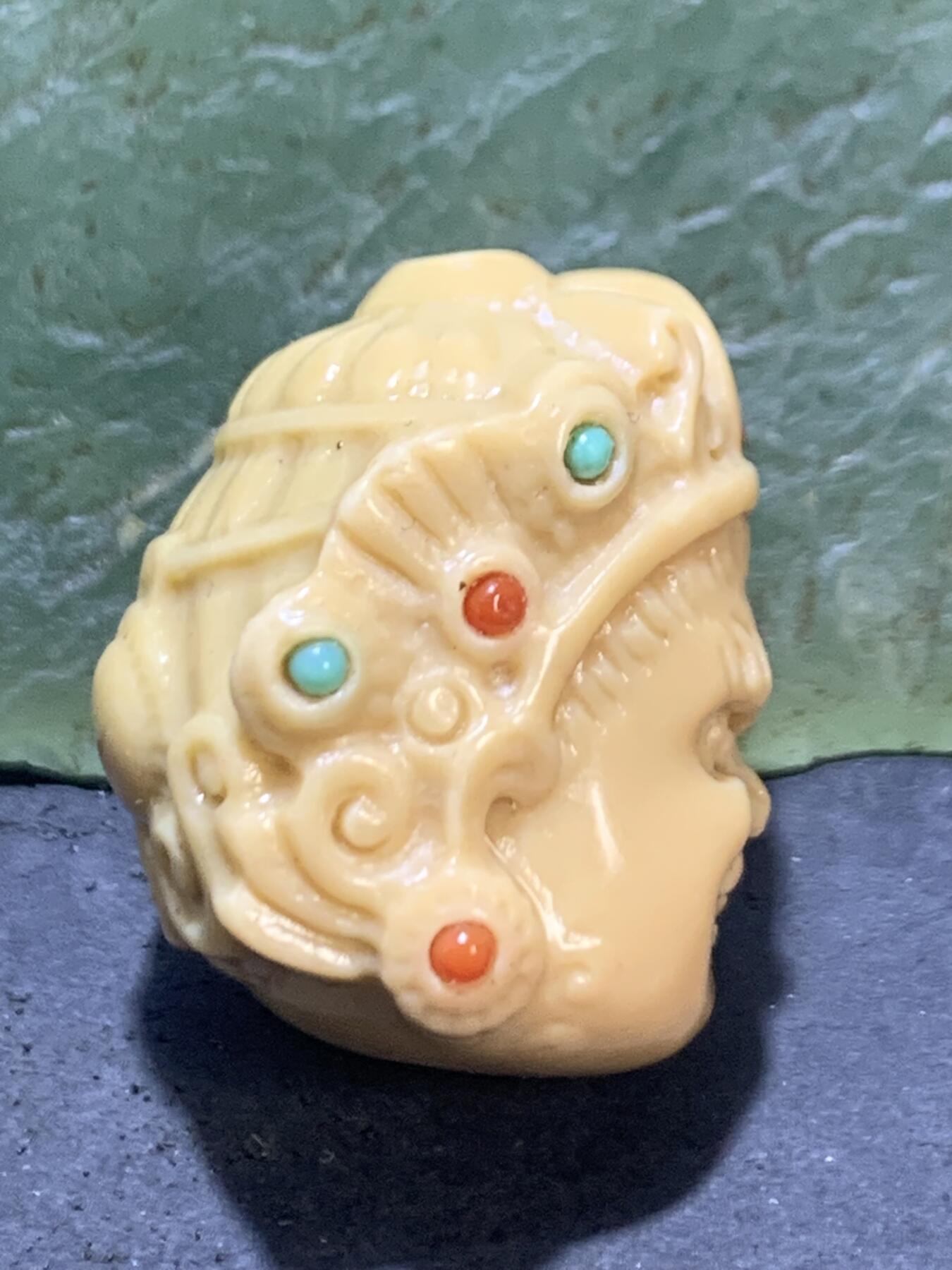 精美高玉化金膏玉雕刻大黑天黄财神珠一个，