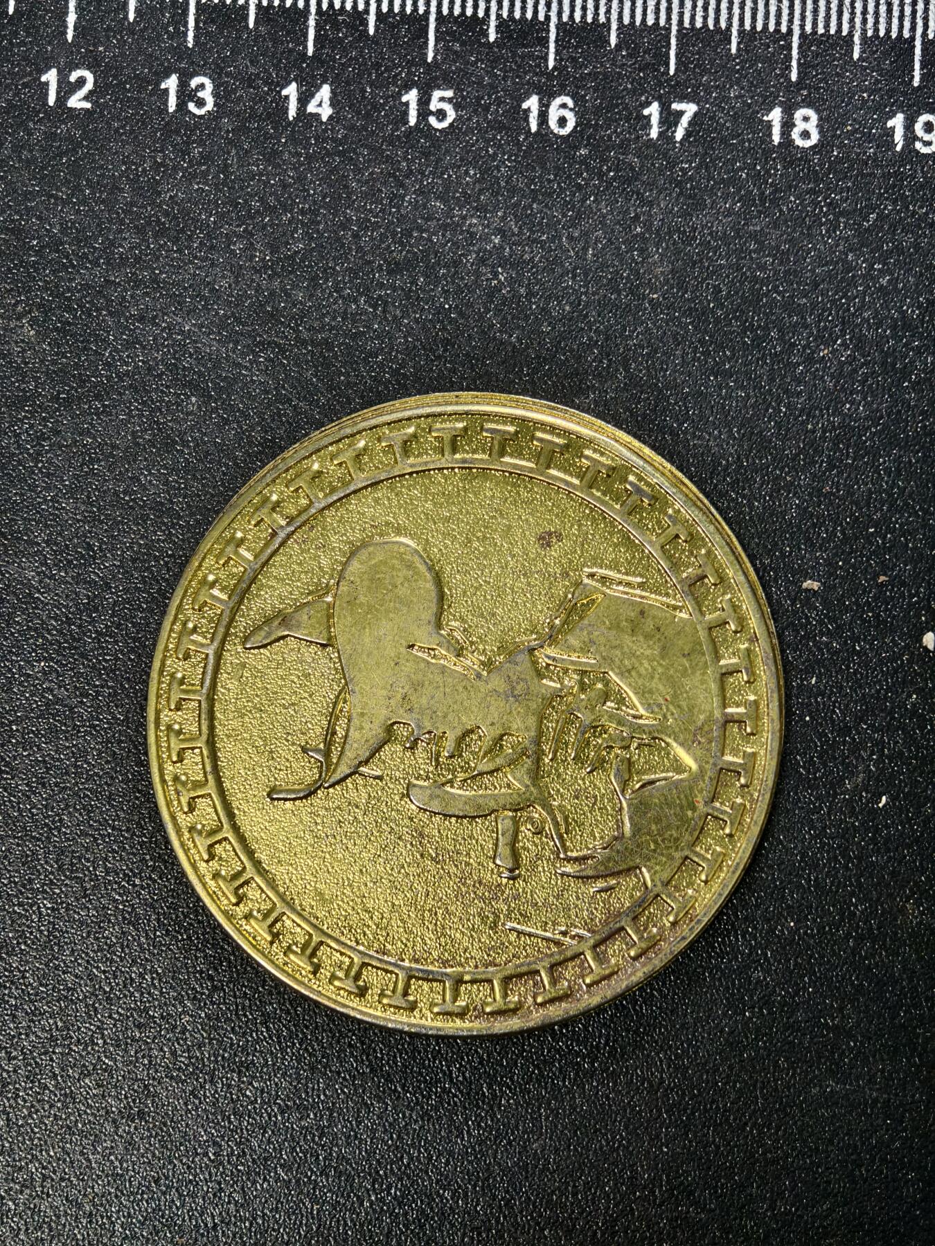 九期新疆小崔一丝路币杂件工艺品徽章拍卖 纪念章