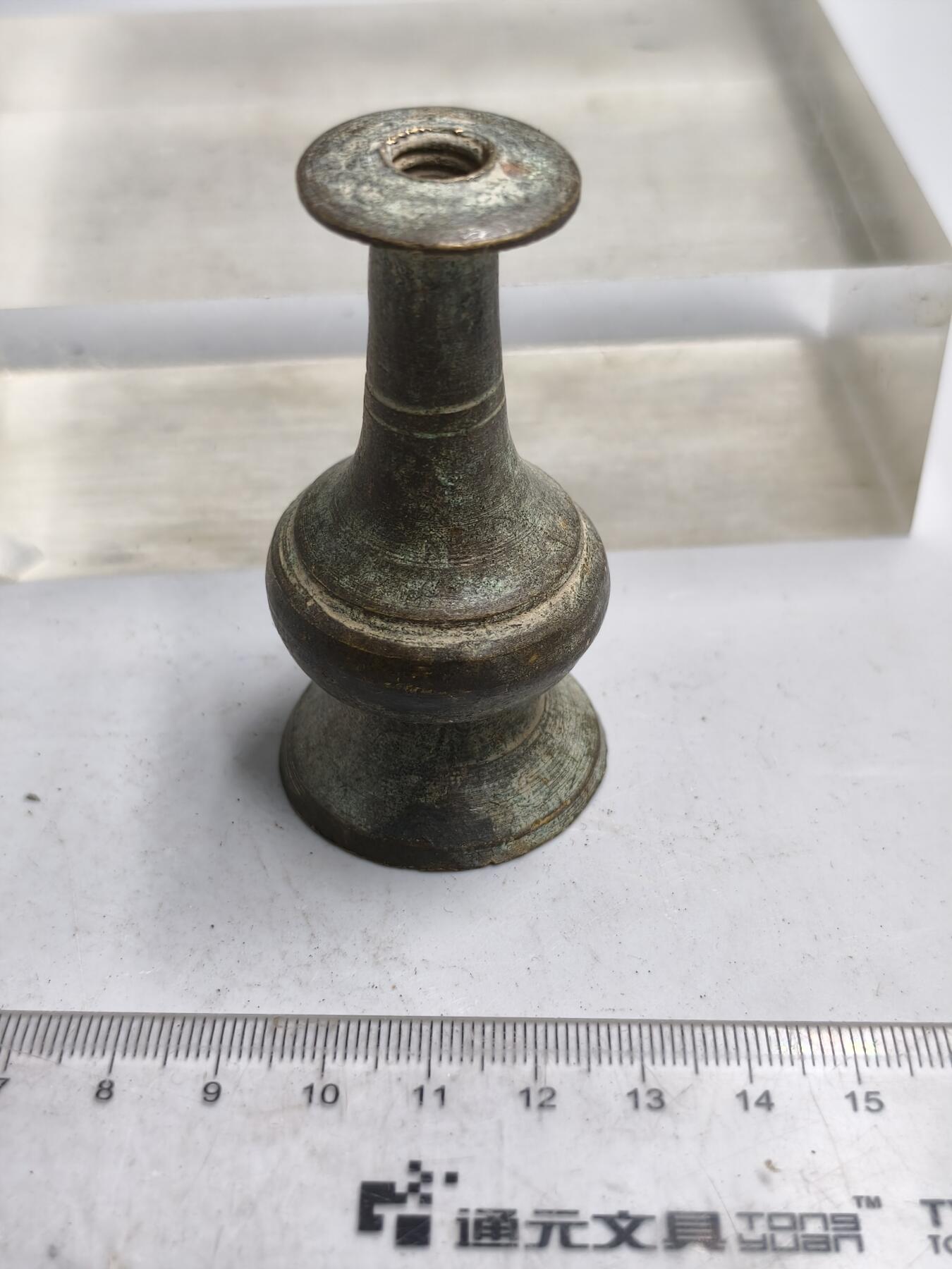 九期新疆小崔一丝路币杂件工艺品徽章拍卖 铜香插