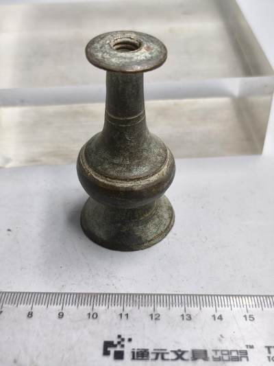 九期新疆小崔一丝路币杂件工艺品徽章拍卖 - 铜香插