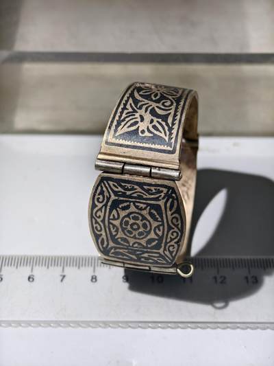 九期新疆小崔一丝路币杂件工艺品徽章拍卖 - 少数民族地区铜器