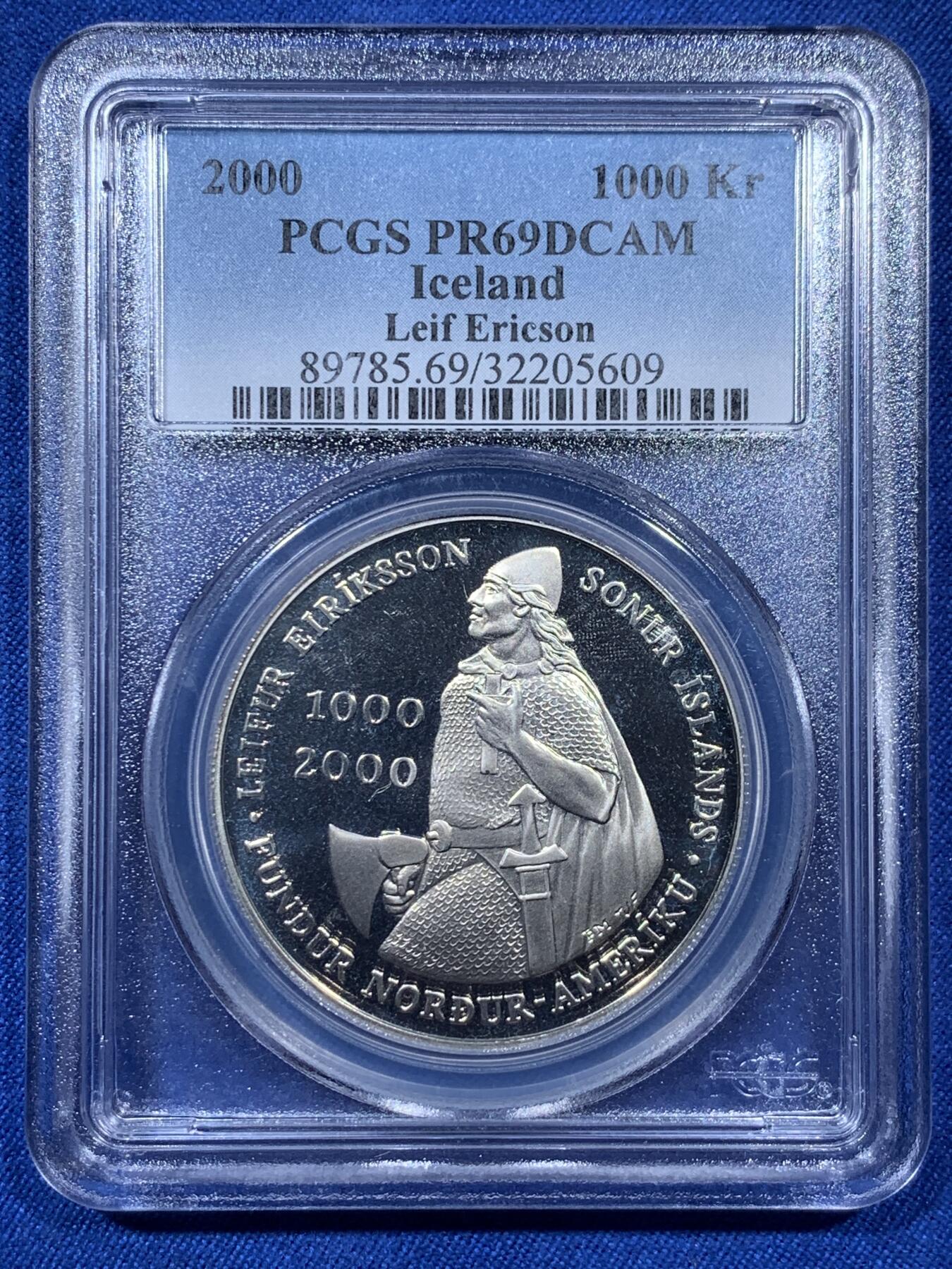《竞宝斋》第313场 周日，周一 2场连拍 （全场包邮） PCGS PR69DC 冰岛2000年北美发现者1000克朗大银币 支撑架小磕币完好