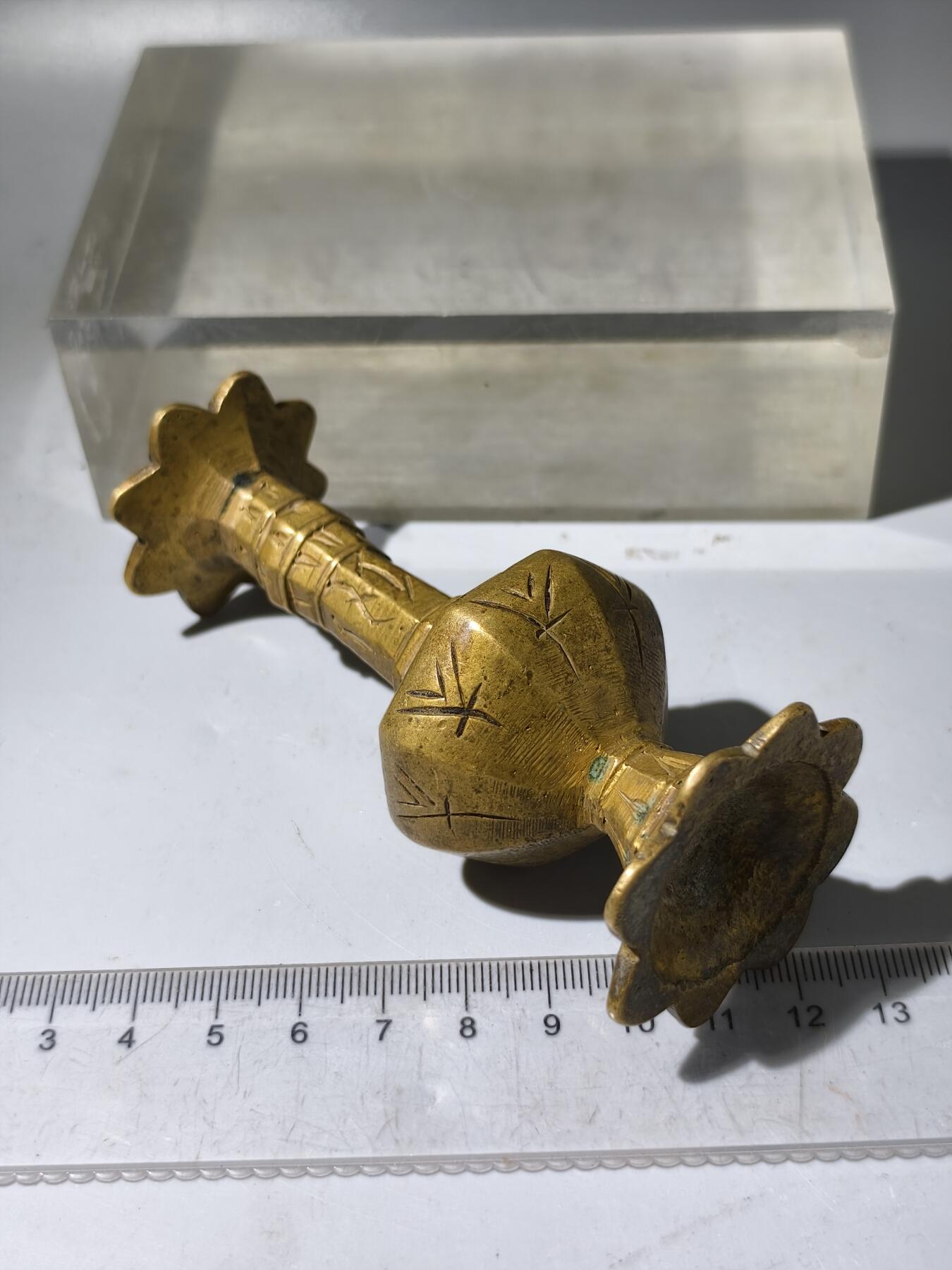 九期新疆小崔一丝路币杂件工艺品徽章拍卖 少数民族地区铜器