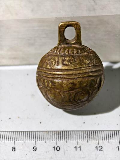 九期新疆小崔一丝路币杂件工艺品徽章拍卖 - 铜铃铛
