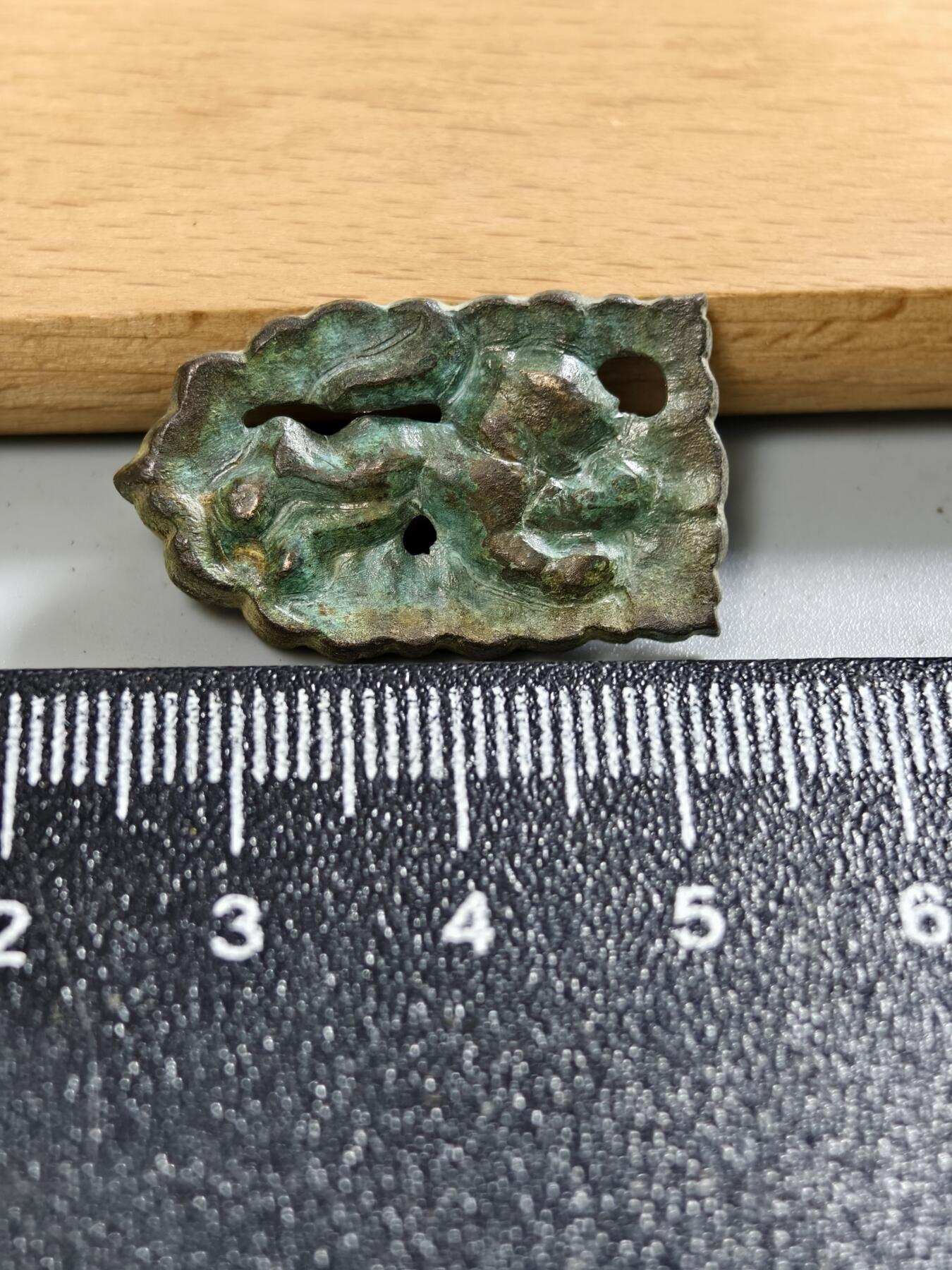 九期新疆小崔一丝路币杂件工艺品徽章拍卖 铜老虎饰品