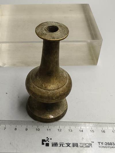 九期新疆小崔一丝路币杂件工艺品徽章拍卖 - 铜香插