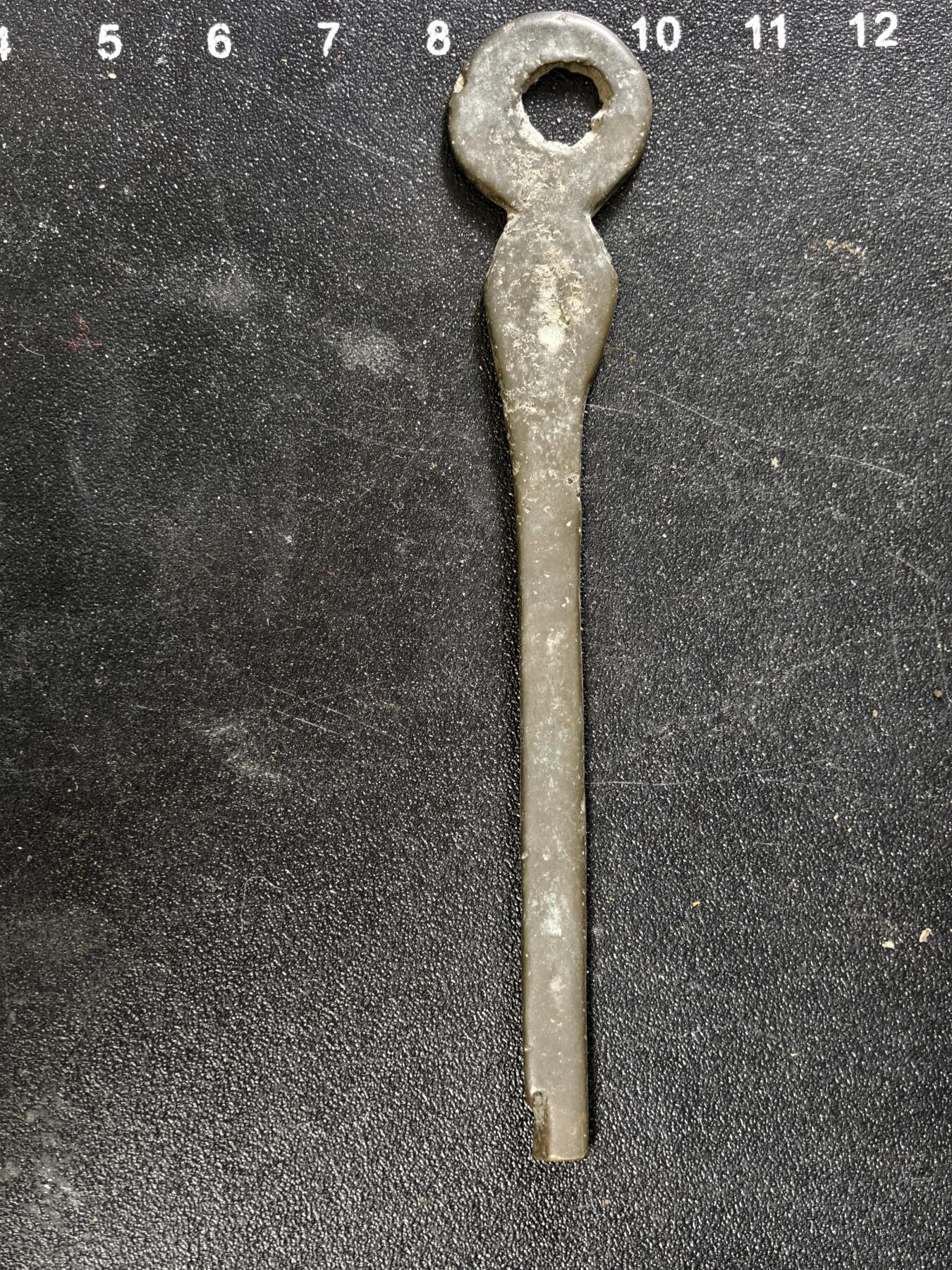 九期新疆小崔一丝路币杂件工艺品徽章拍卖 老工具