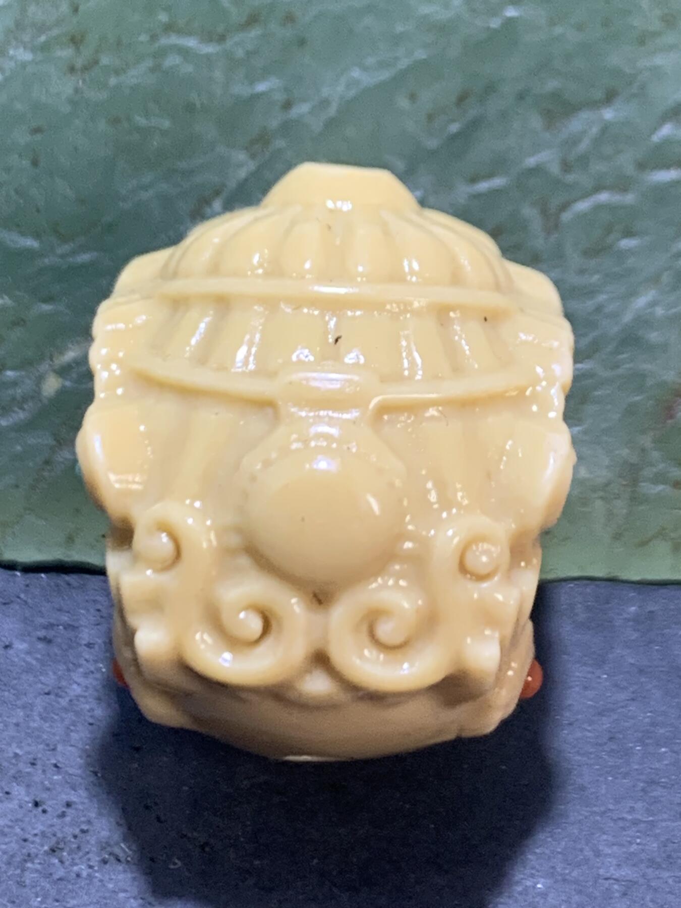 精美高玉化金膏玉雕刻大黑天黄财神珠一个，